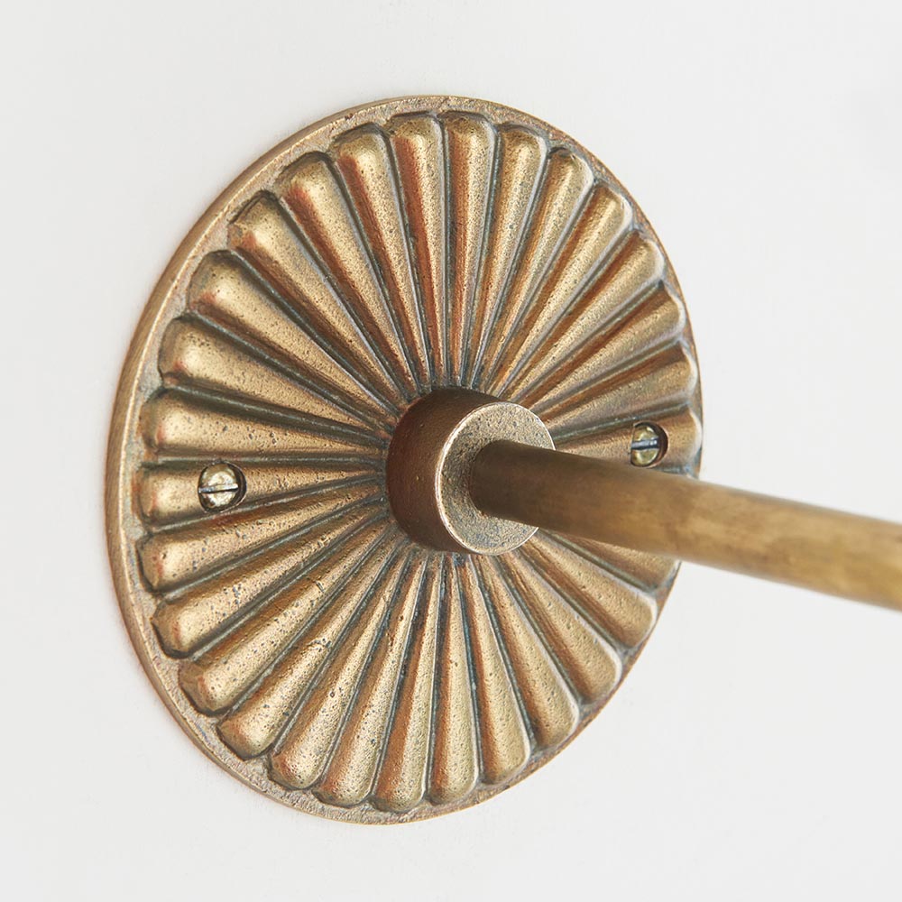 Dahlia Angle Wall Fitting