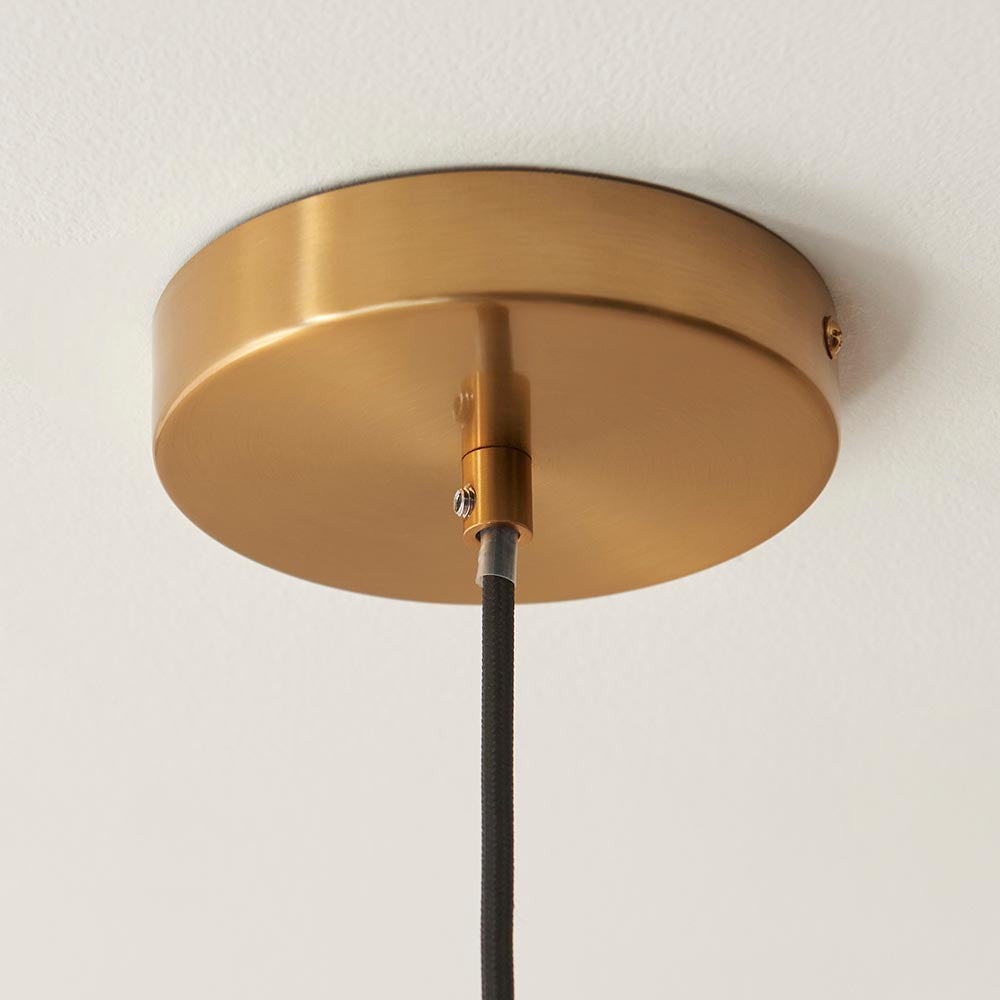 Travi Ribbed Pendant