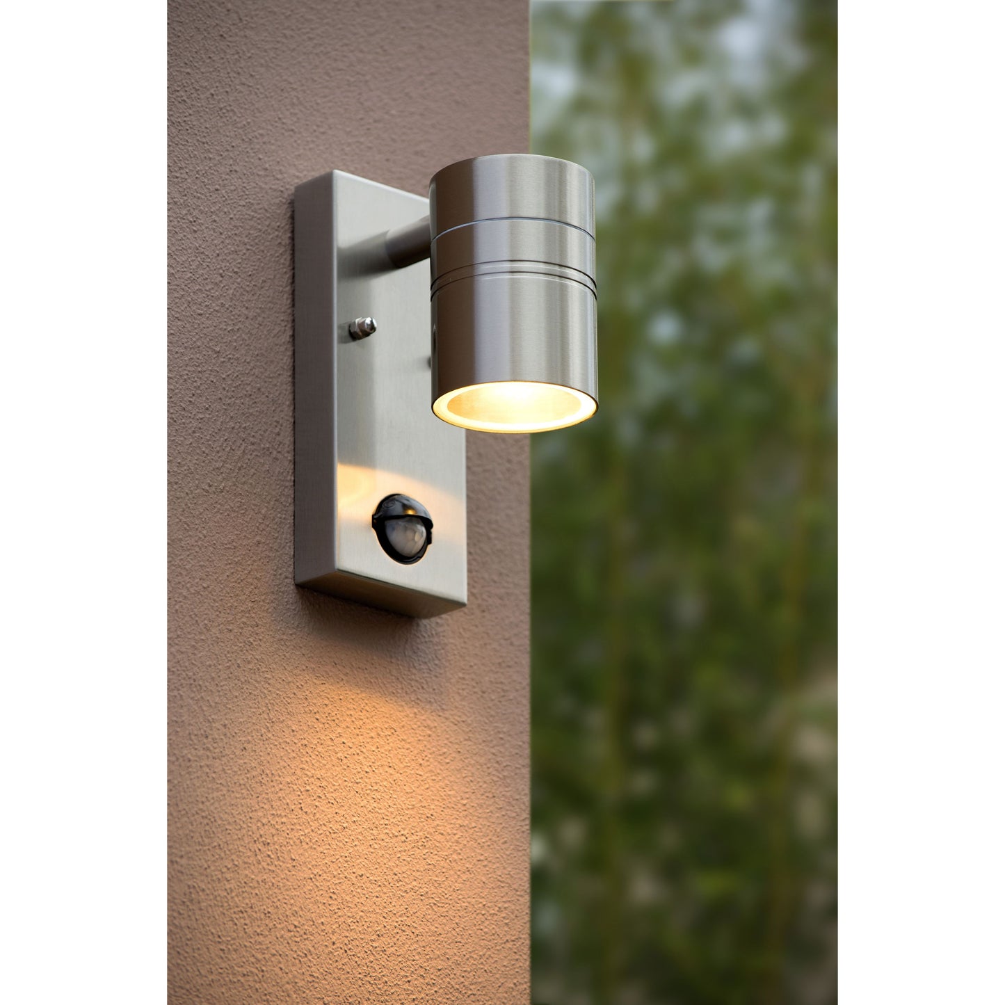 Lucide ARNE-LED IR - Wall spotlight / Wall light Indoor/Outdoor - Ø 6,3 cm - LED - GU10 - 1x5W 2700K - IP44 - Motion & Day/Night Sensor - Satin Chrome