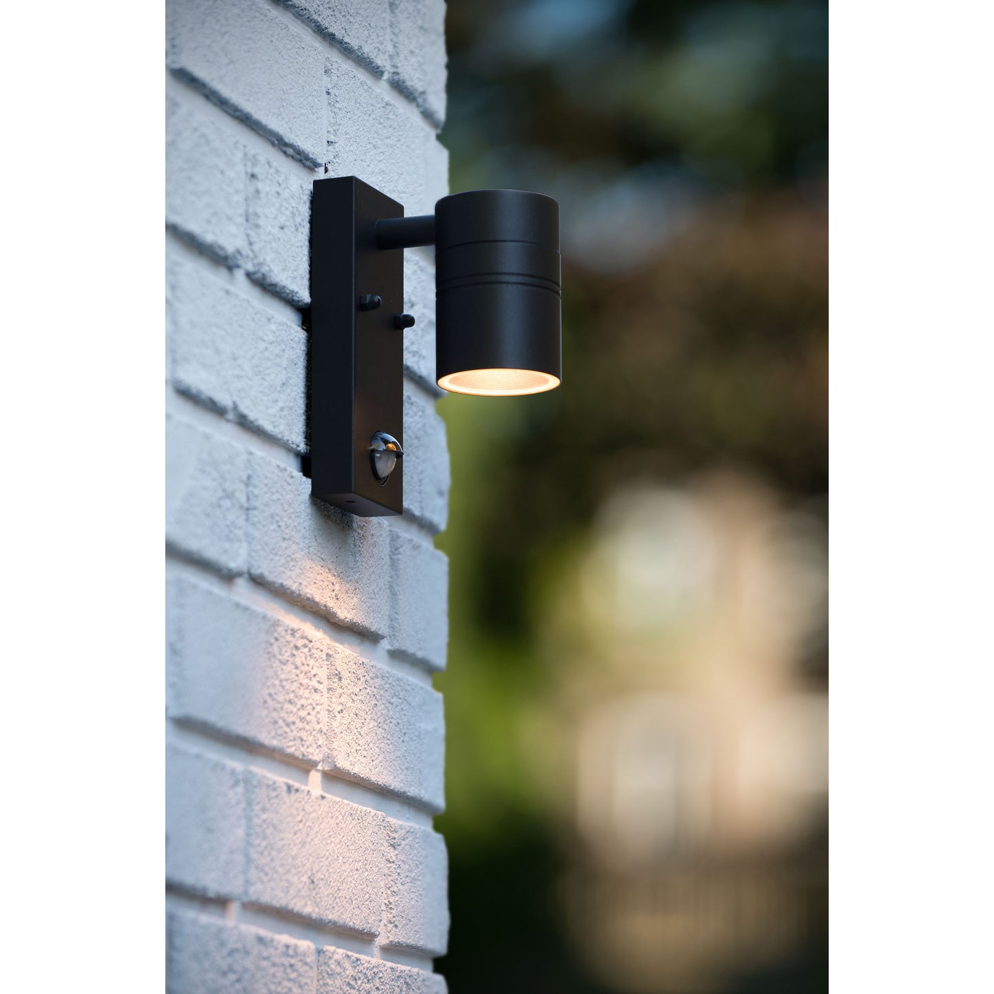 Lucide ARNE-LED IR - Wall spotlight / Wall light Indoor/Outdoor - Ø 6,3 cm - LED - GU10 - 1x5W 2700K - IP44 - Motion & Day/Night Sensor - Black