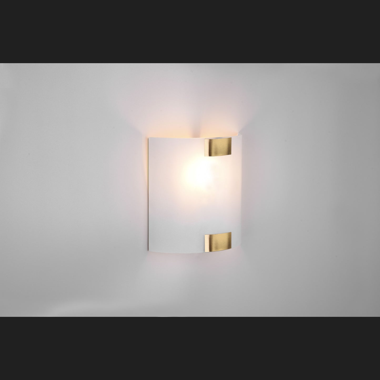 Pura  - Wall lamp - White - Trio