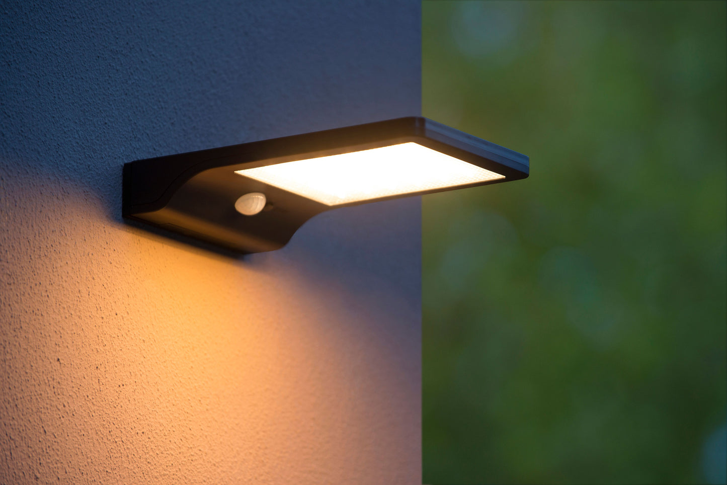 Lucide BASIC - Wall light Indoor/Outdoor - LED - 1x3W 2700K - IP44 - Motion & Day/Night Sensor - Black