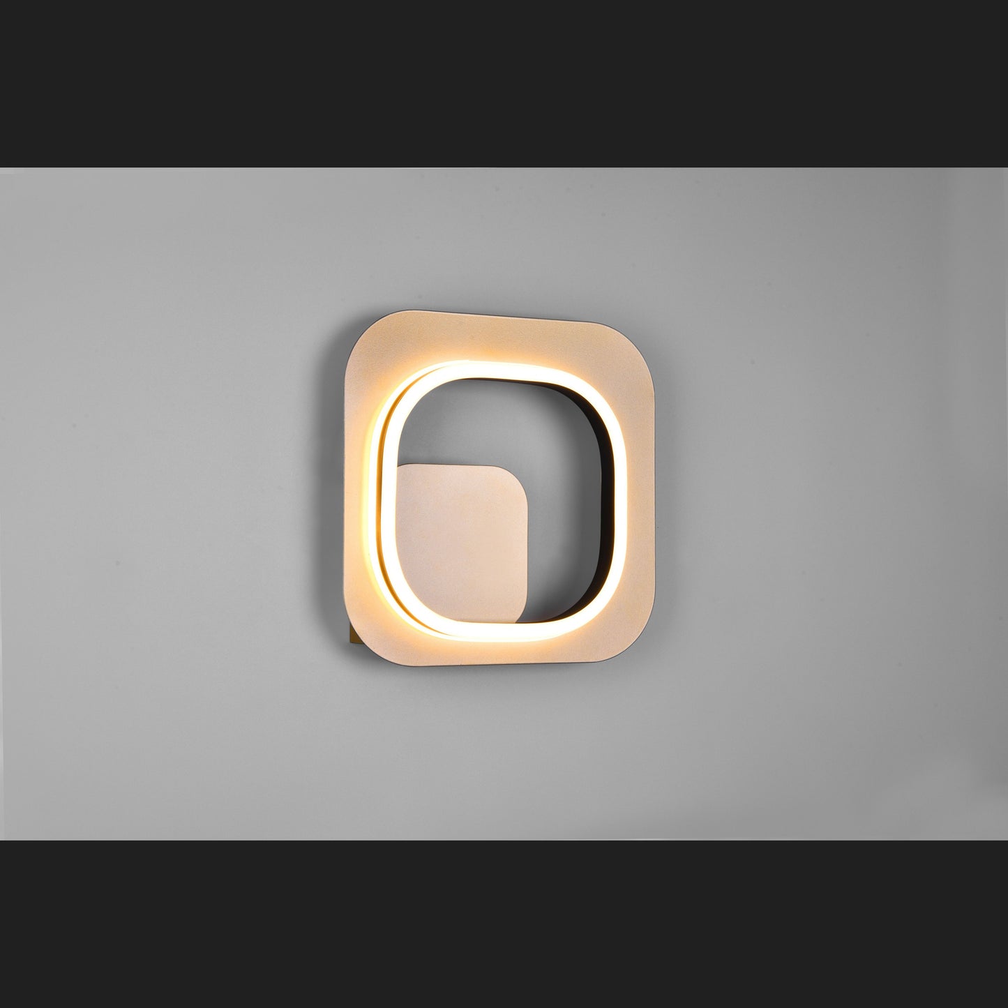 Lugo  - Wall lamp - Black - Gold - Trio