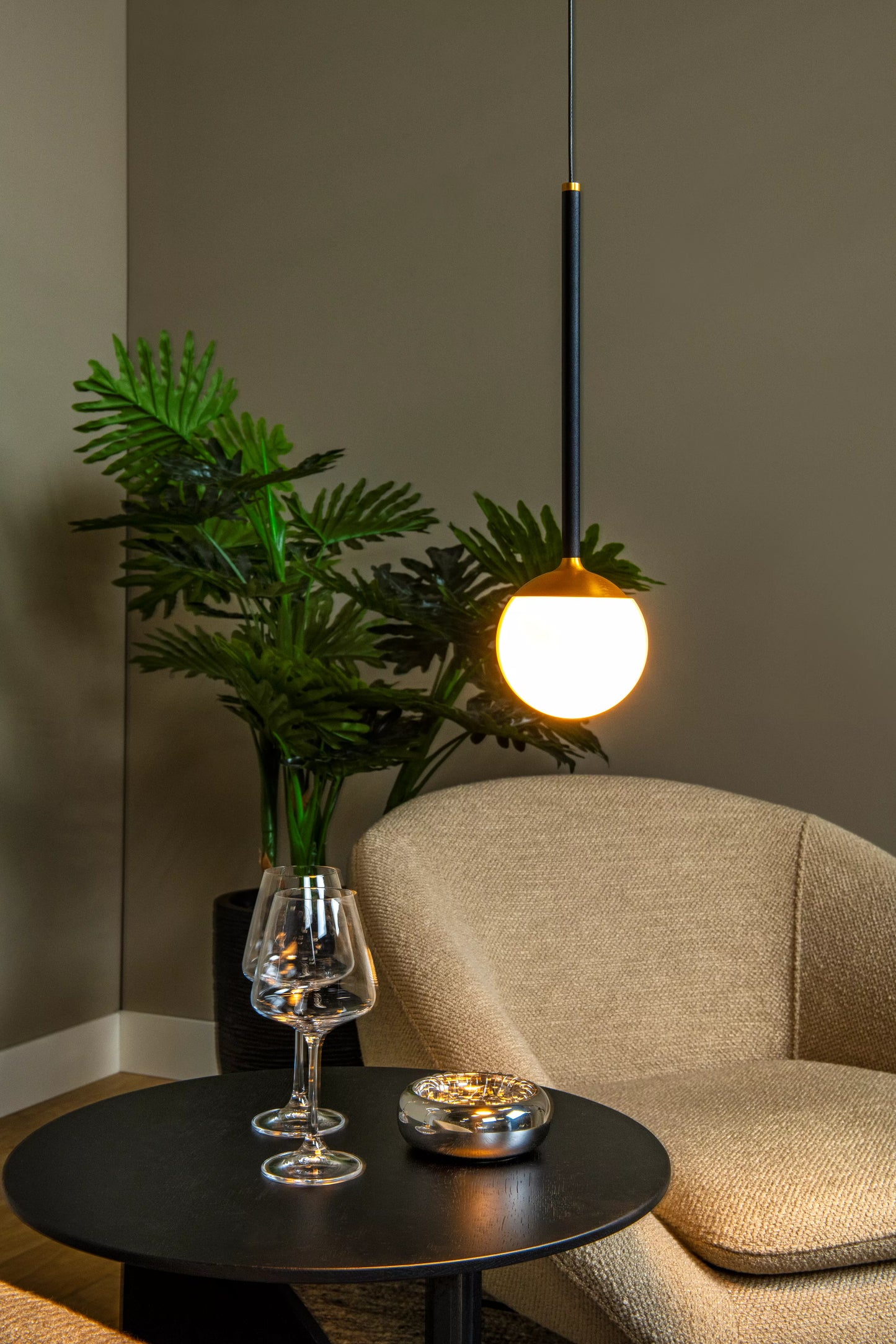 Lucide CALINA - Pendant light - Ø 9,9 cm - LED Dim. - CCT - 1x7W 2200K/3300K - With replaceable LED module - Black | Premium