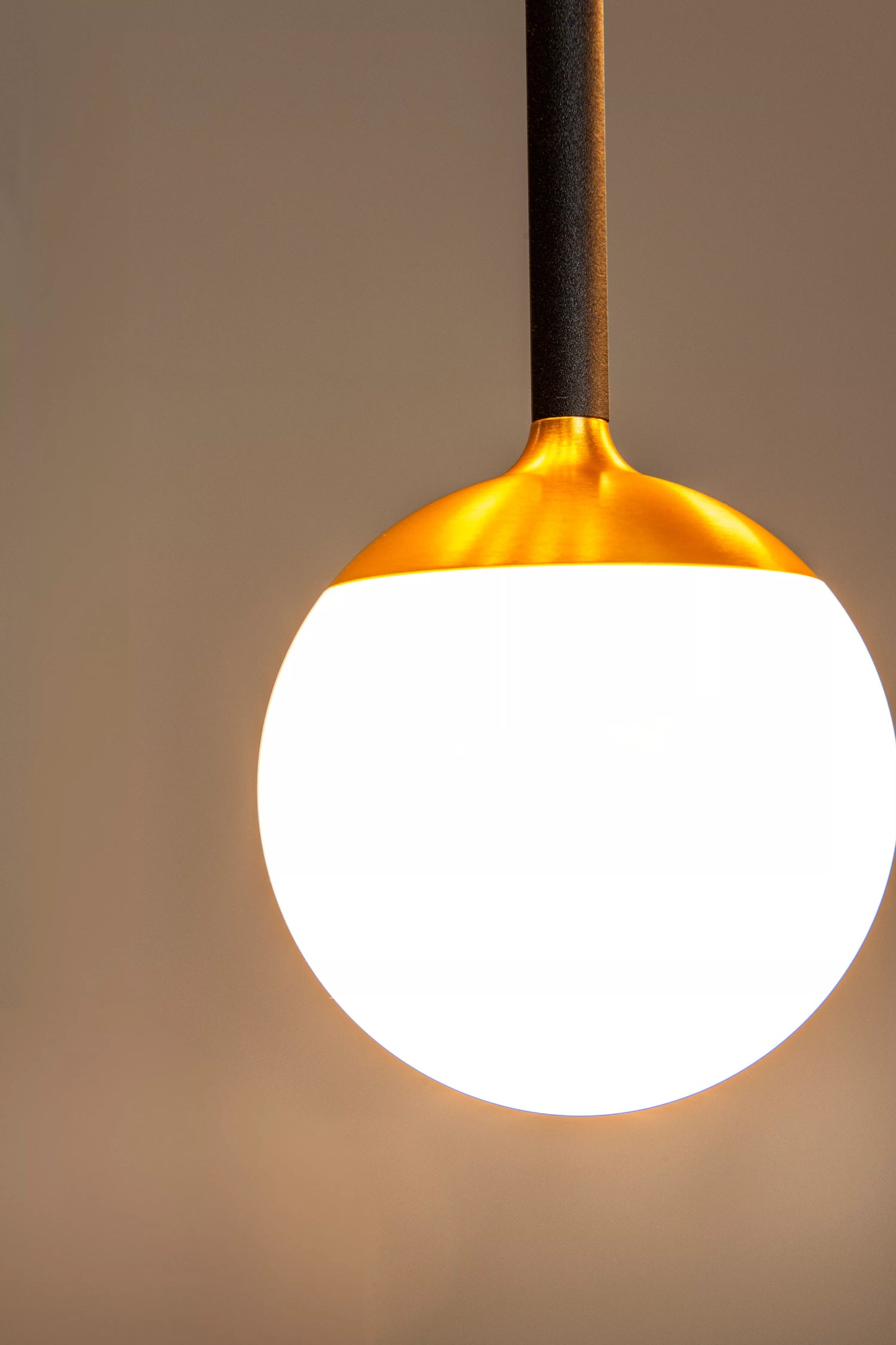 Lucide CALINA - Pendant light - Ø 9,9 cm - LED Dim. - CCT - 1x7W 2200K/3300K - With replaceable LED module - Black | Premium