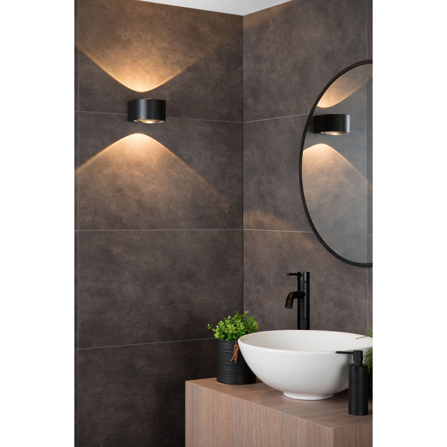 Lucide RAYEN - Wall spotlight / Wall light Bathroom - LED - 1x12W 3000K - IP65 - Black