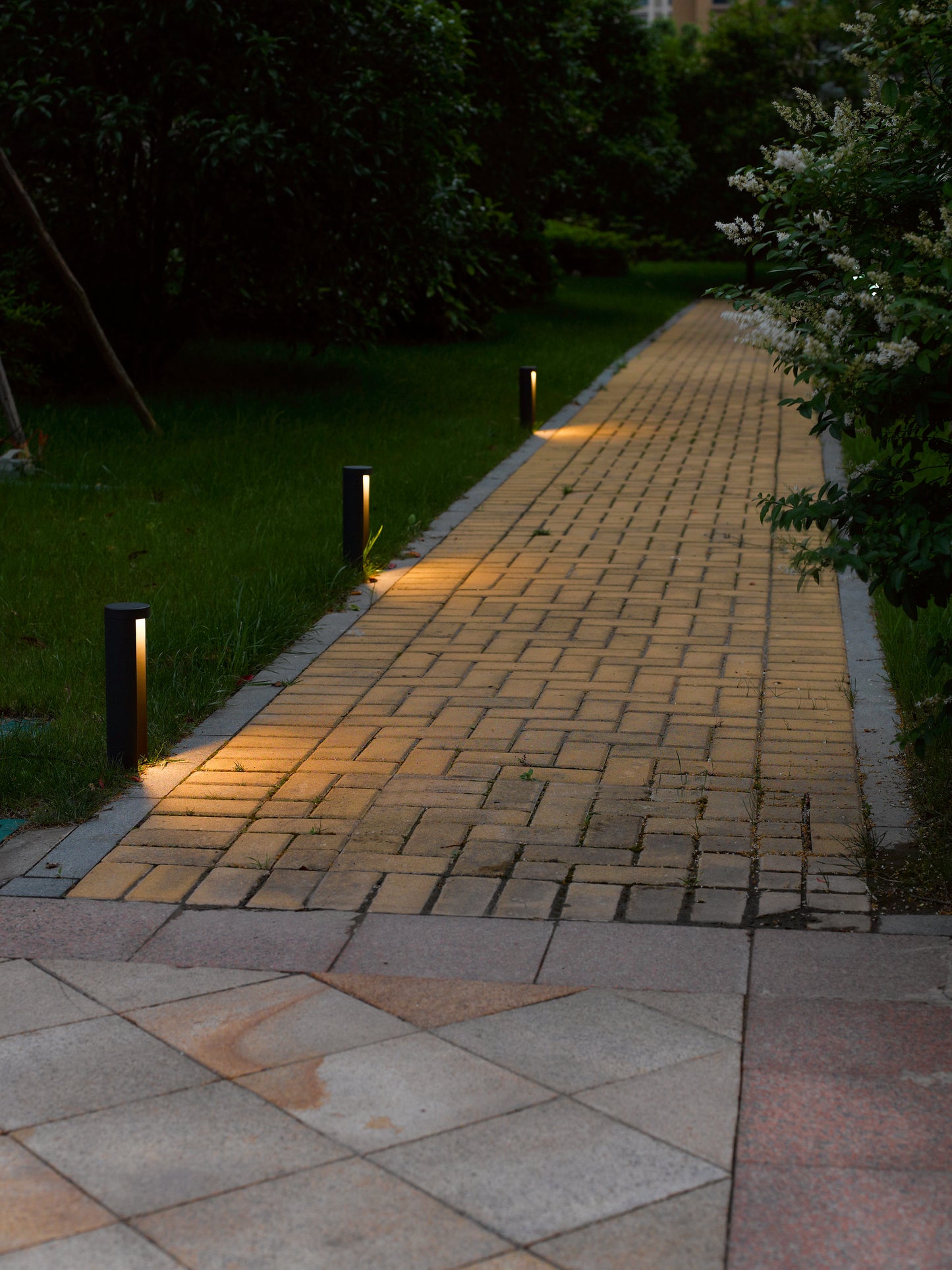 Lucide COMBO - Bollard light - Ø 9 cm - LED - 1x 9W 3000K - IP54 - Black