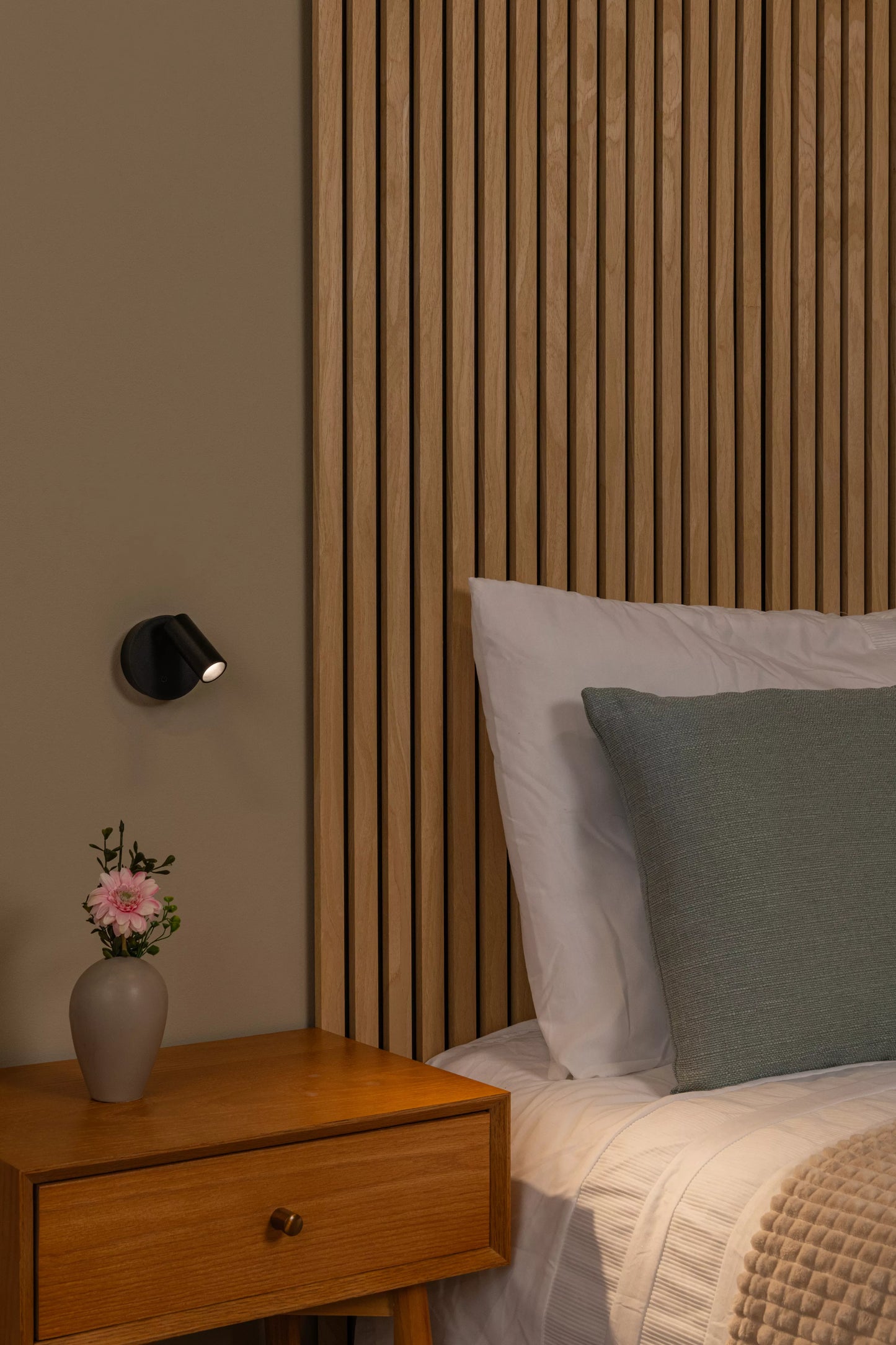 Lucide TONI - Rechargeable Wall spotlight / Wall light - Battery pack - Ø 8,1 cm - LED Dim. - CCT - 1x2W 2700K/4000K - Magnetic - Black