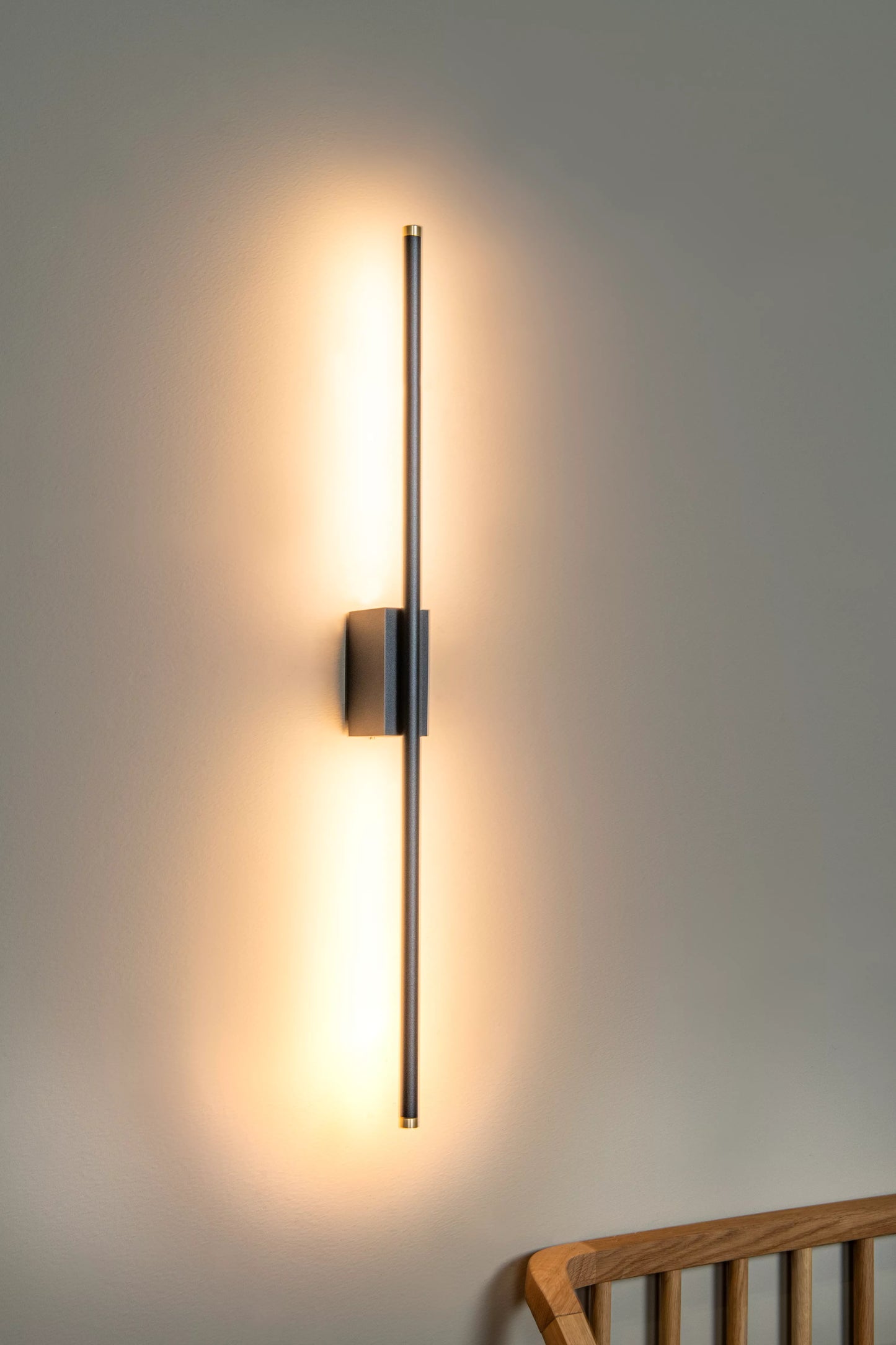 Lucide MARNIK - Wall light - LED Dim. - CCT - 1x13W 2700K/4000K - Hand Wave Sensor - Black | Premium