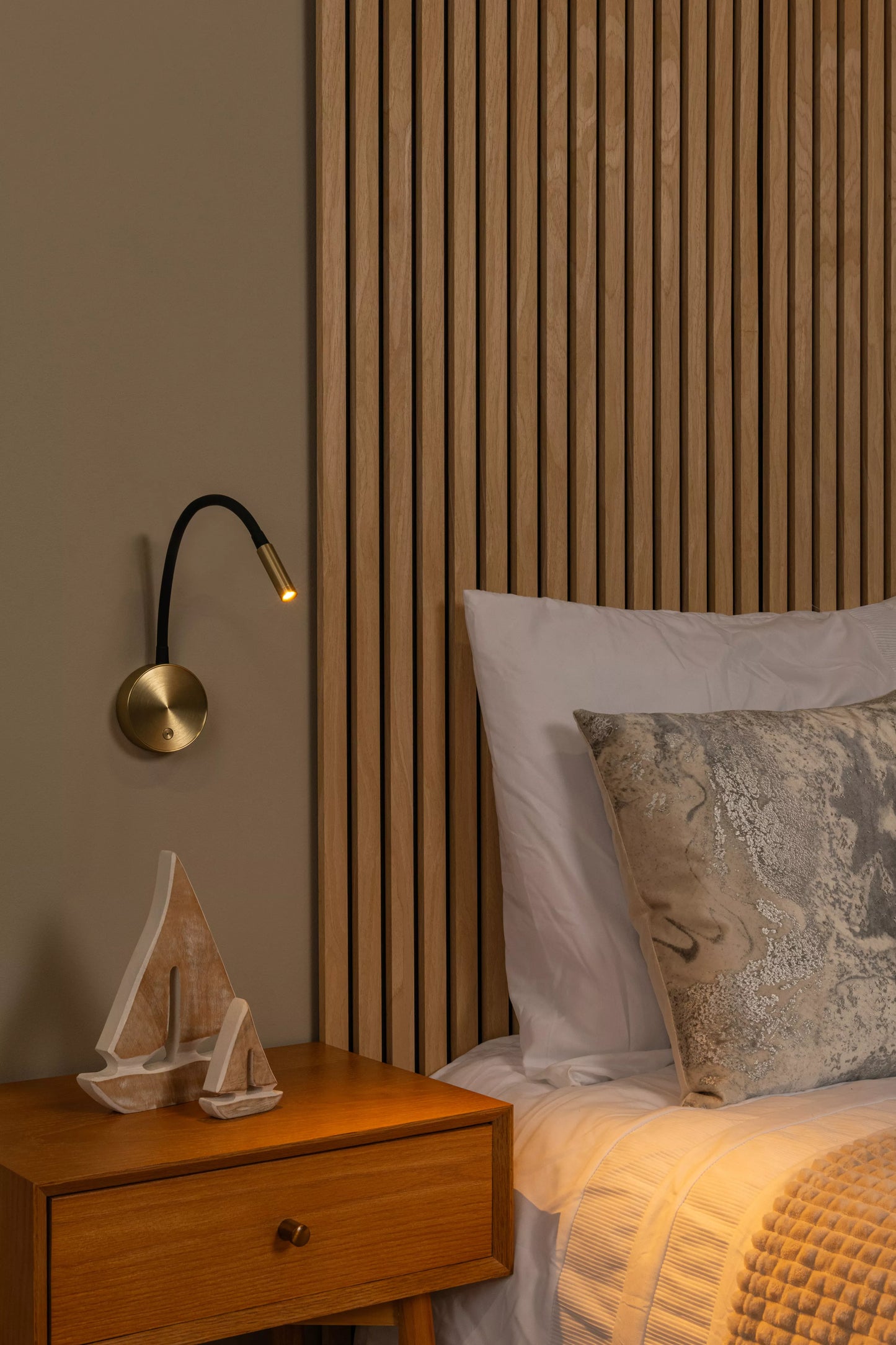 Lucide ASJA - Rechargeable Wall spotlight / Wall light - Battery pack- LED 3 StepDim - 1x3W 2700K - Matt Gold / Brass | Premium