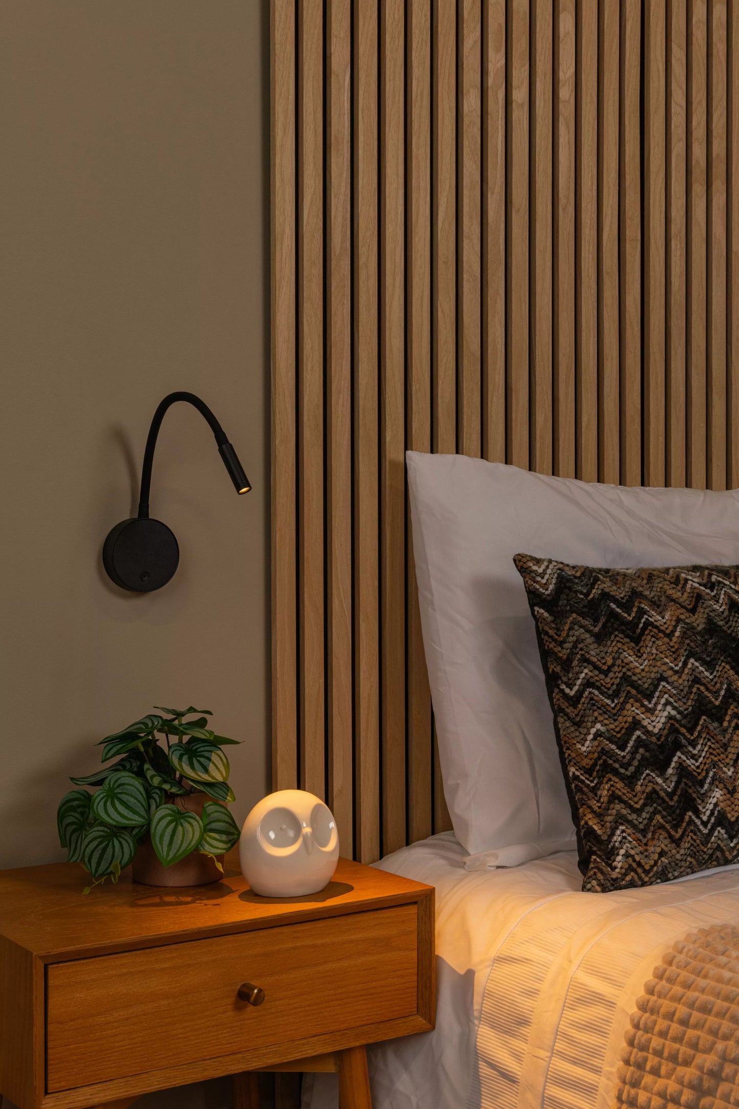 Lucide ASJA - Rechargeable Wall spotlight / Wall light - Battery pack- LED 3 StepDim - 1x3W 2700K - Black | Premium