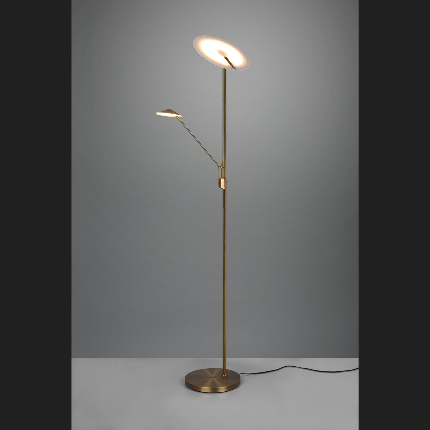 Brantford  - Floor lamp - Old Brass - Trio