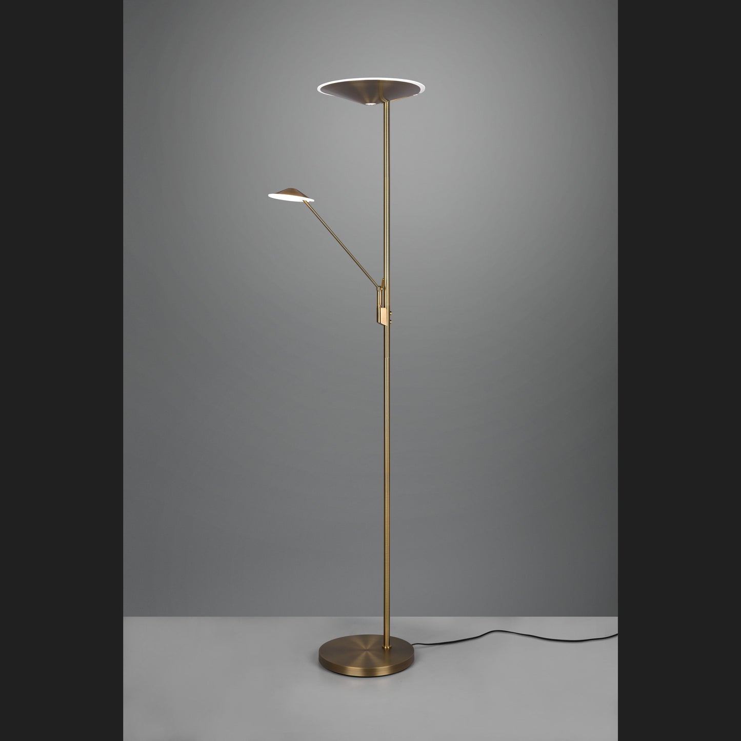 Brantford  - Floor lamp - Old Brass - Trio