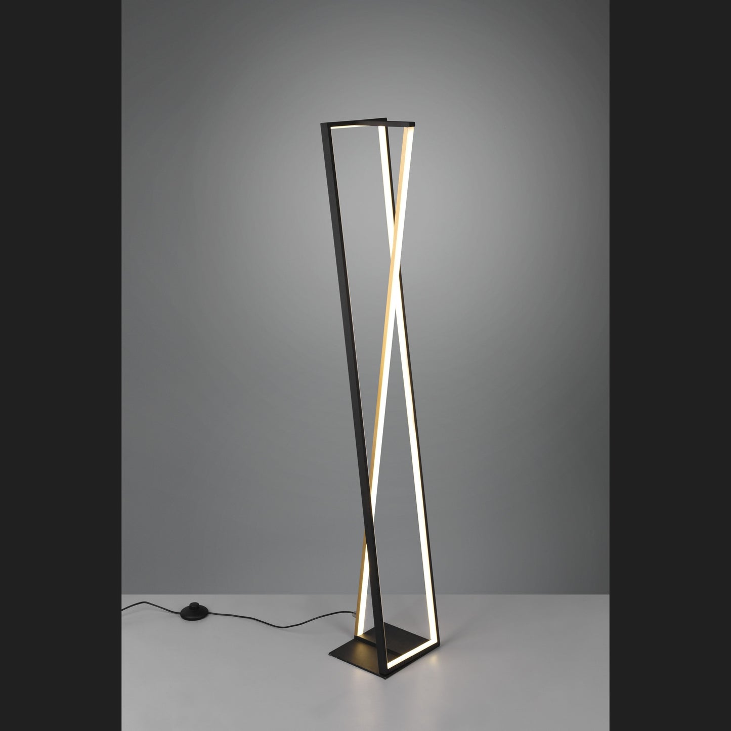 Edge  - Floor lamp - Black Matt - Trio