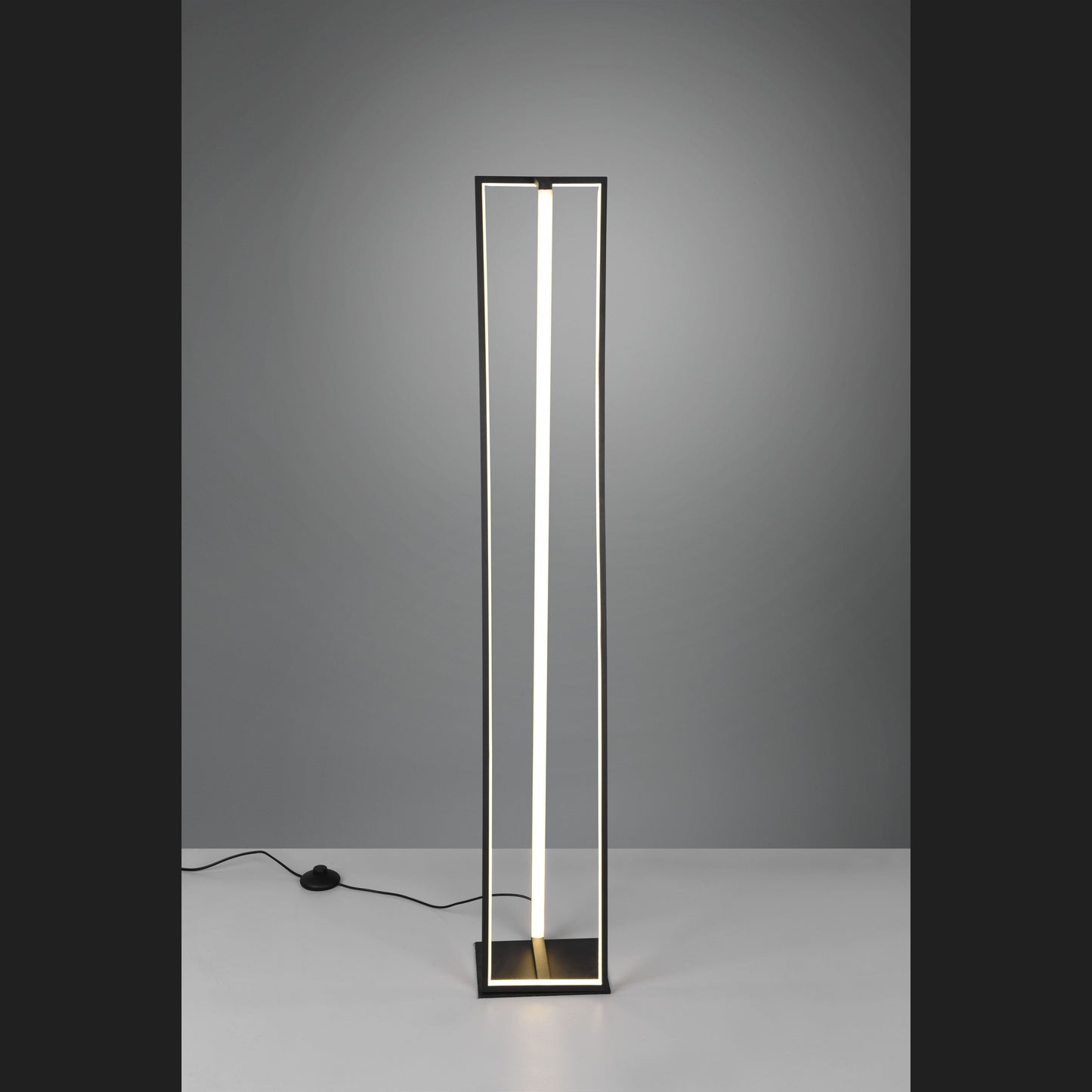 Edge  - Floor lamp - Black Matt - Trio