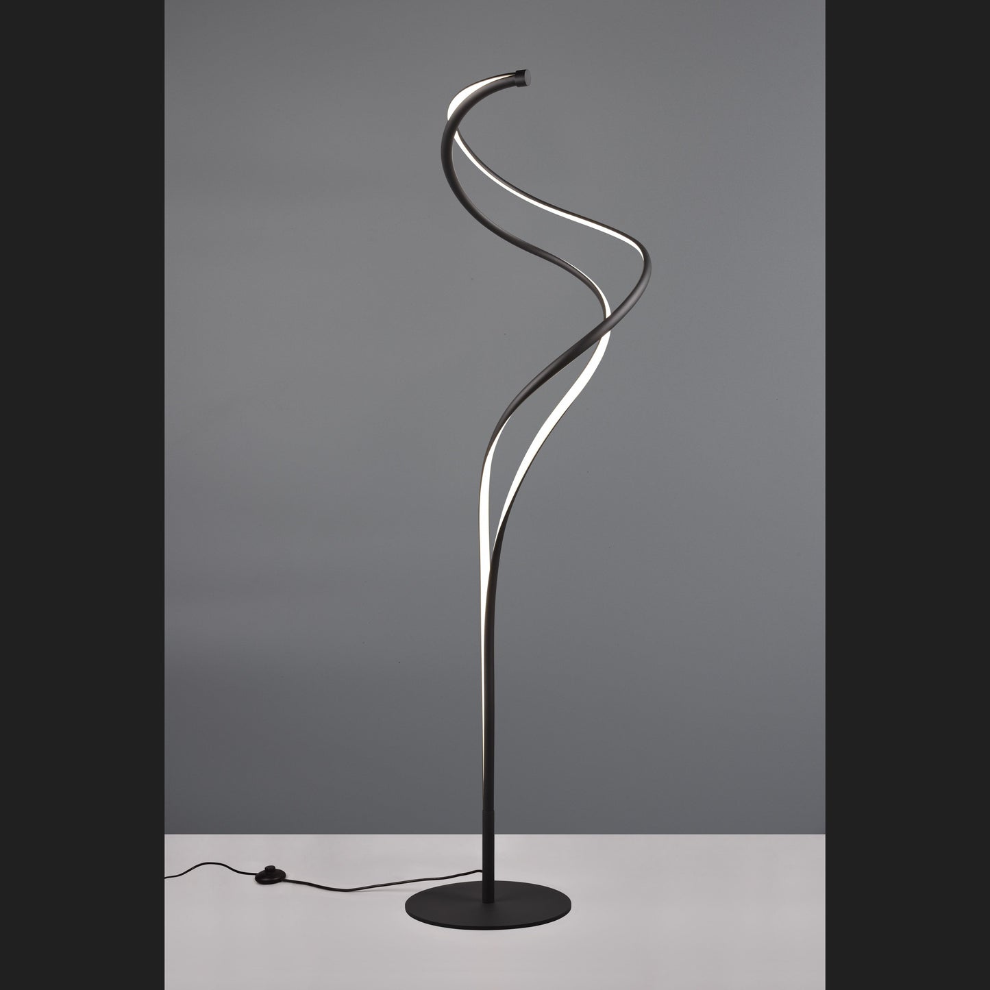 Nala  - Floor lamp - Black Matt - TRIO Select