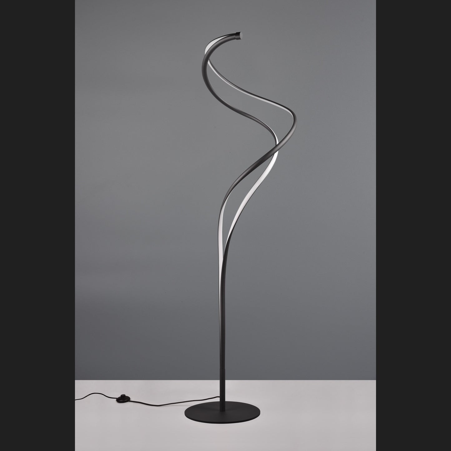 Nala  - Floor lamp - Black Matt - TRIO Select