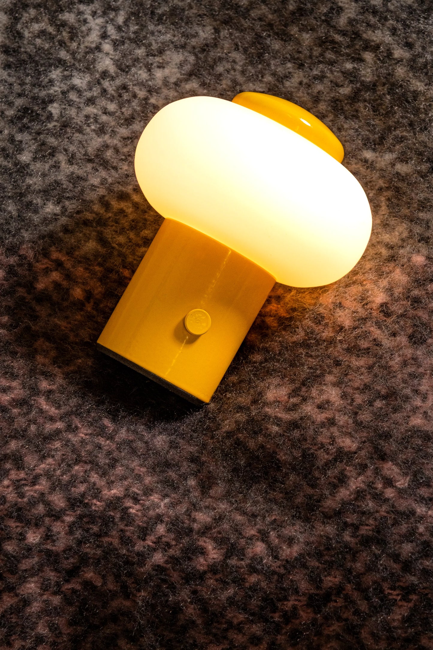 Lucide GUSTAV - Rechargeable Table lamp - Battery pack - Ø 8 cm - LED Dim. - 1x0,8W 2700K - Yellow | Essential