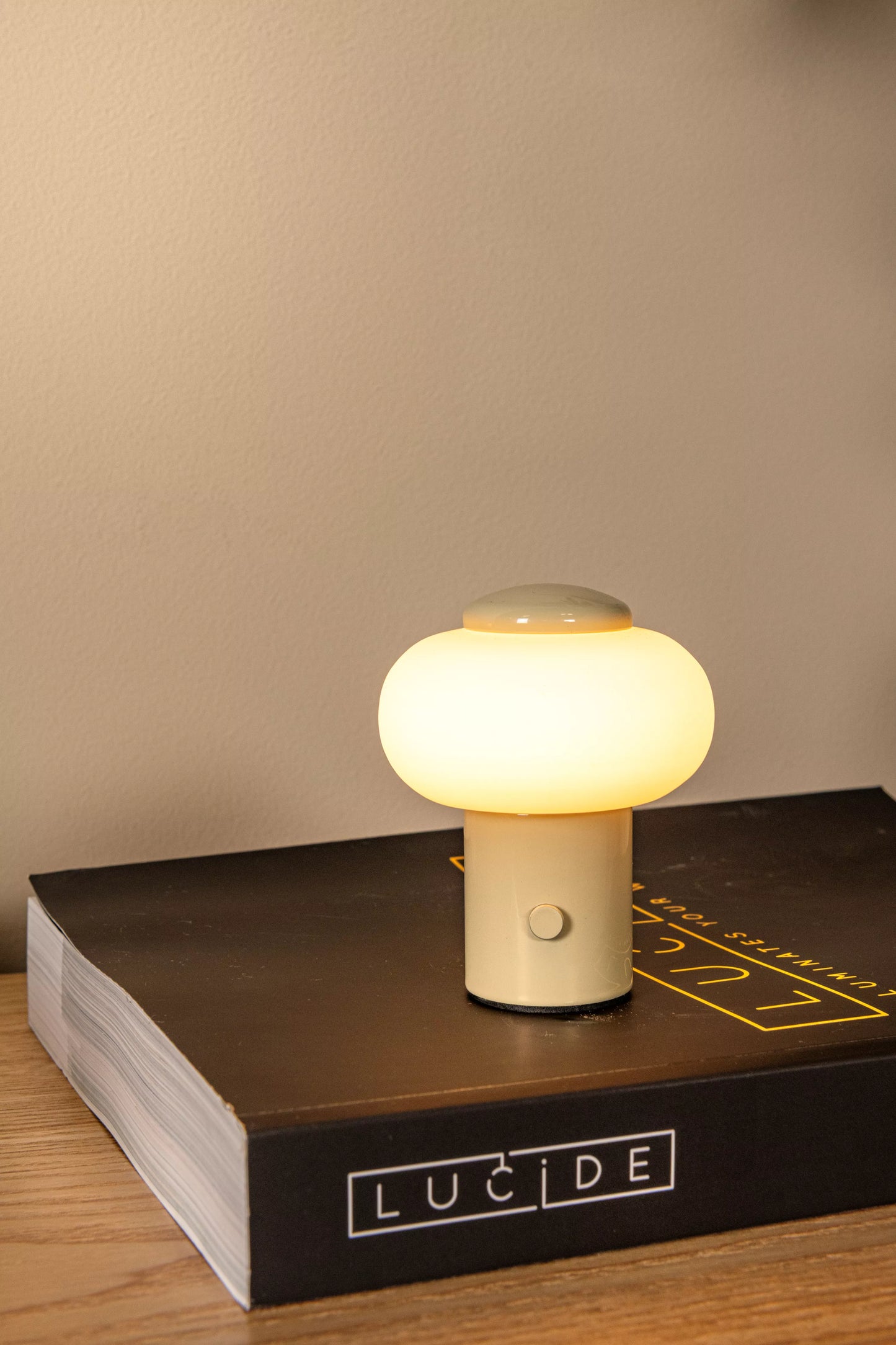 Lucide GUSTAV - Rechargeable Table lamp - Battery pack - Ø 8 cm - LED Dim. - 1x0,8W 2700K - Cream | Essential