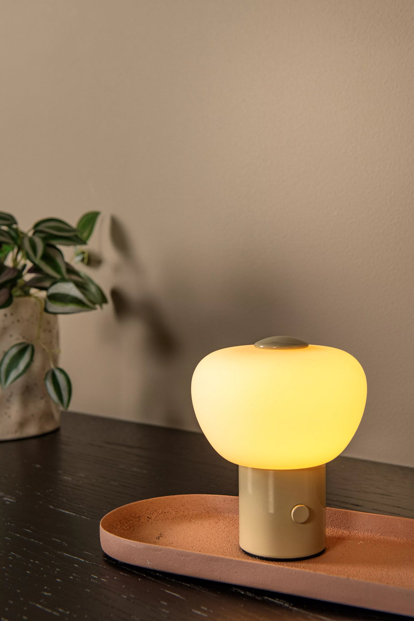 Lucide GUSTAV - Rechargeable Table lamp - Battery pack - Ø 8 cm - LED Dim. - 1x0,8W 2700K - Cream | Essential