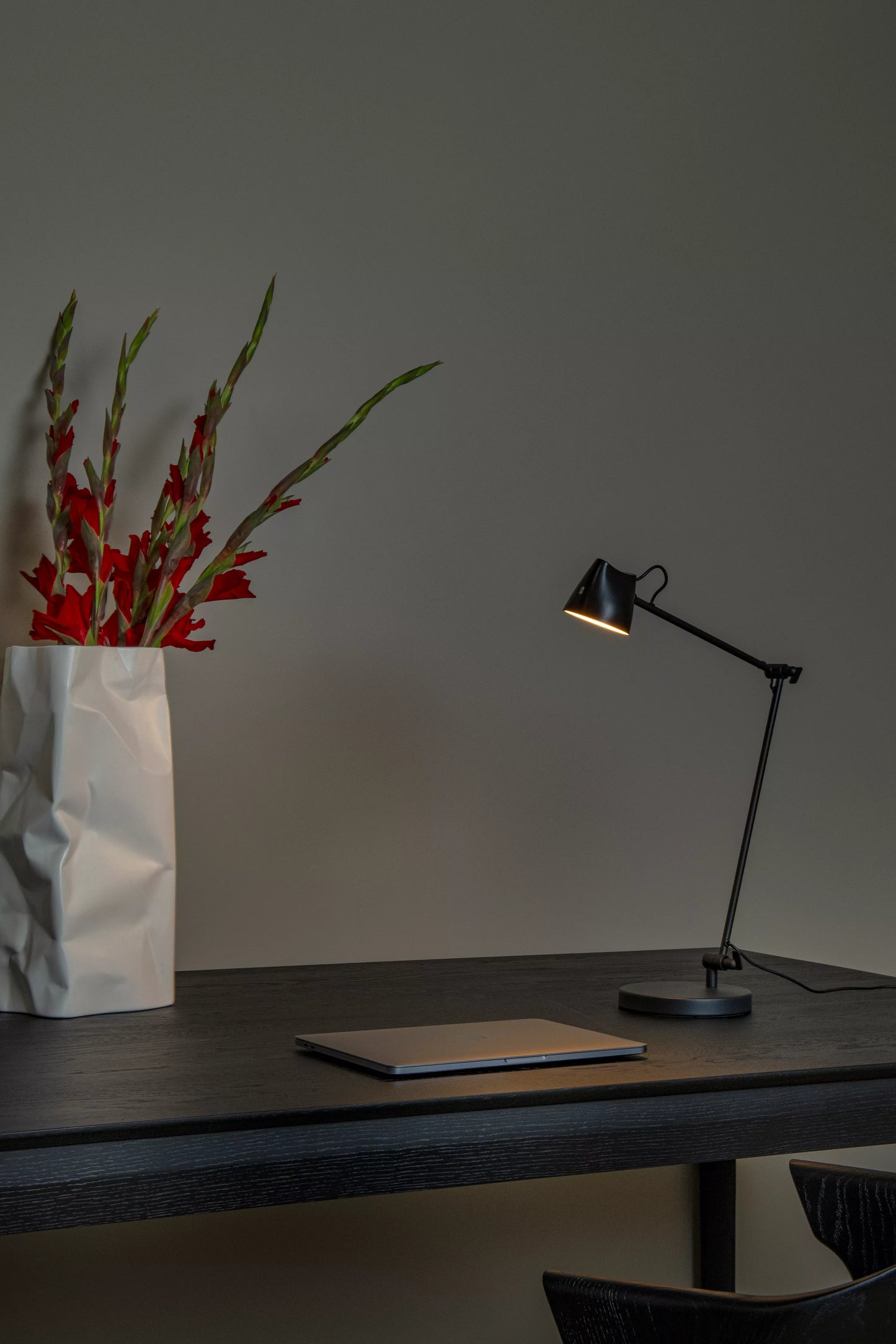 Lucide MILNE - Floor reading lamp - LED Dim. - 1x8W 2700K - Black
