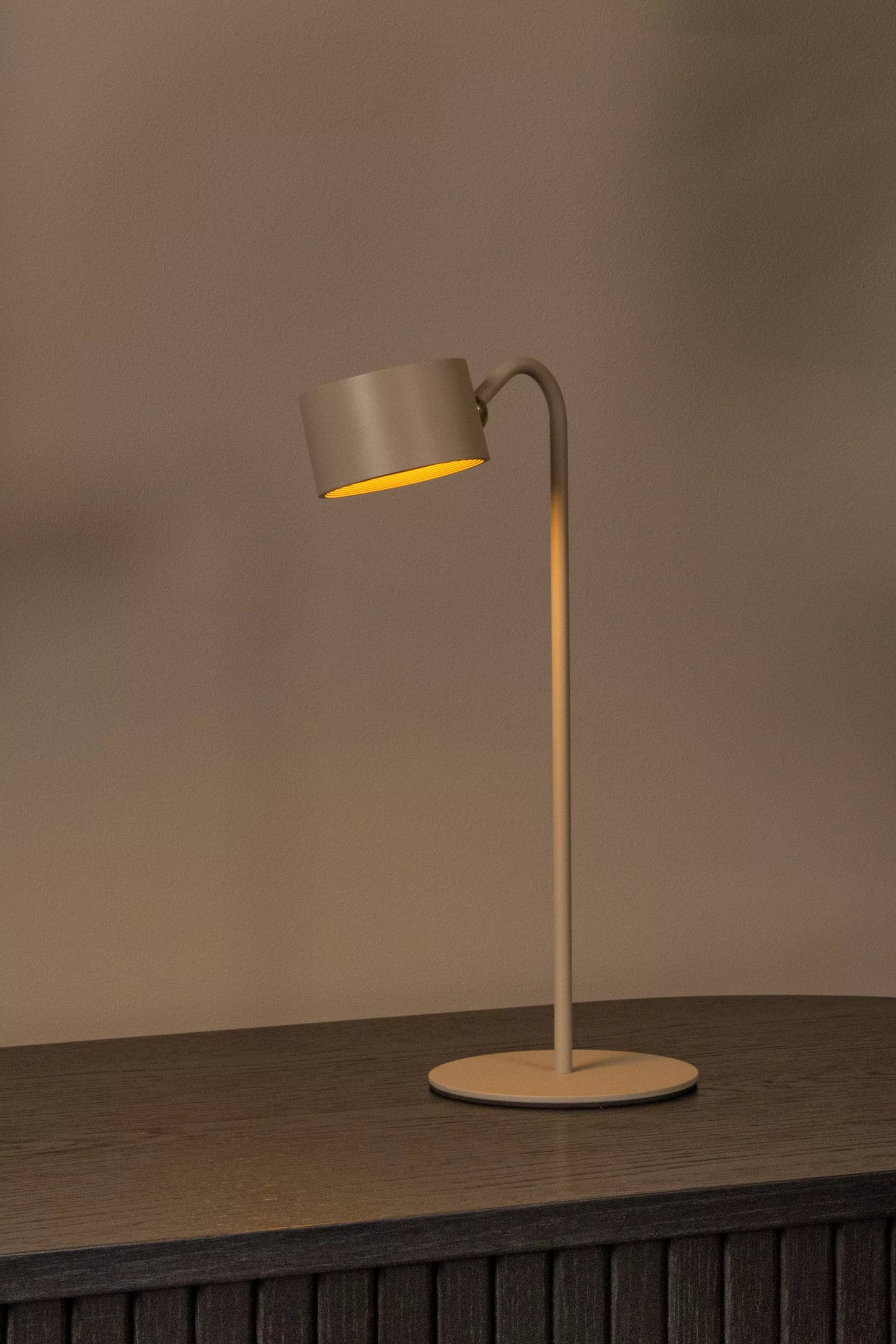 Lucide JOLAN - Rechargeable Desk lamp/Clamp lamp/Wall lamp - Battery pack - LED Dim to warm - 1x3,5W 2700K/5700K - Taupe