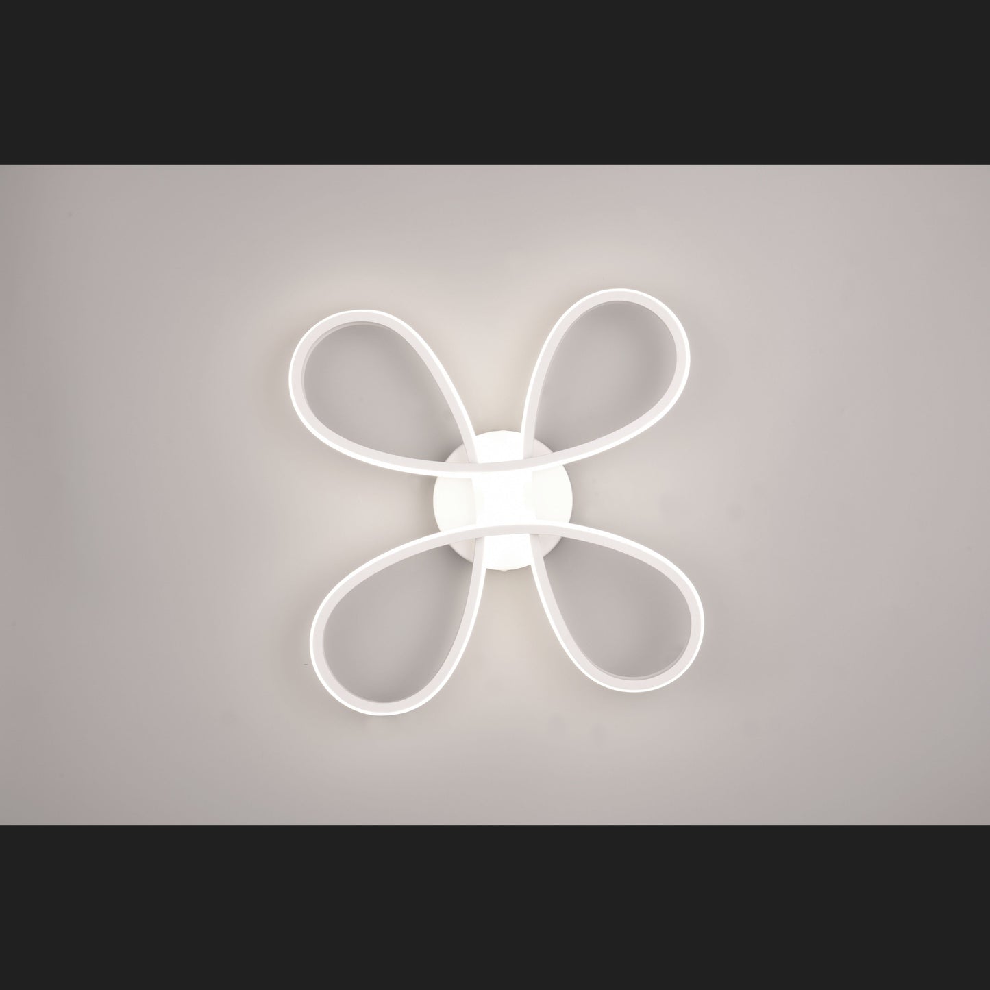 Fly  - Ceiling lamp - White Matt - Trio