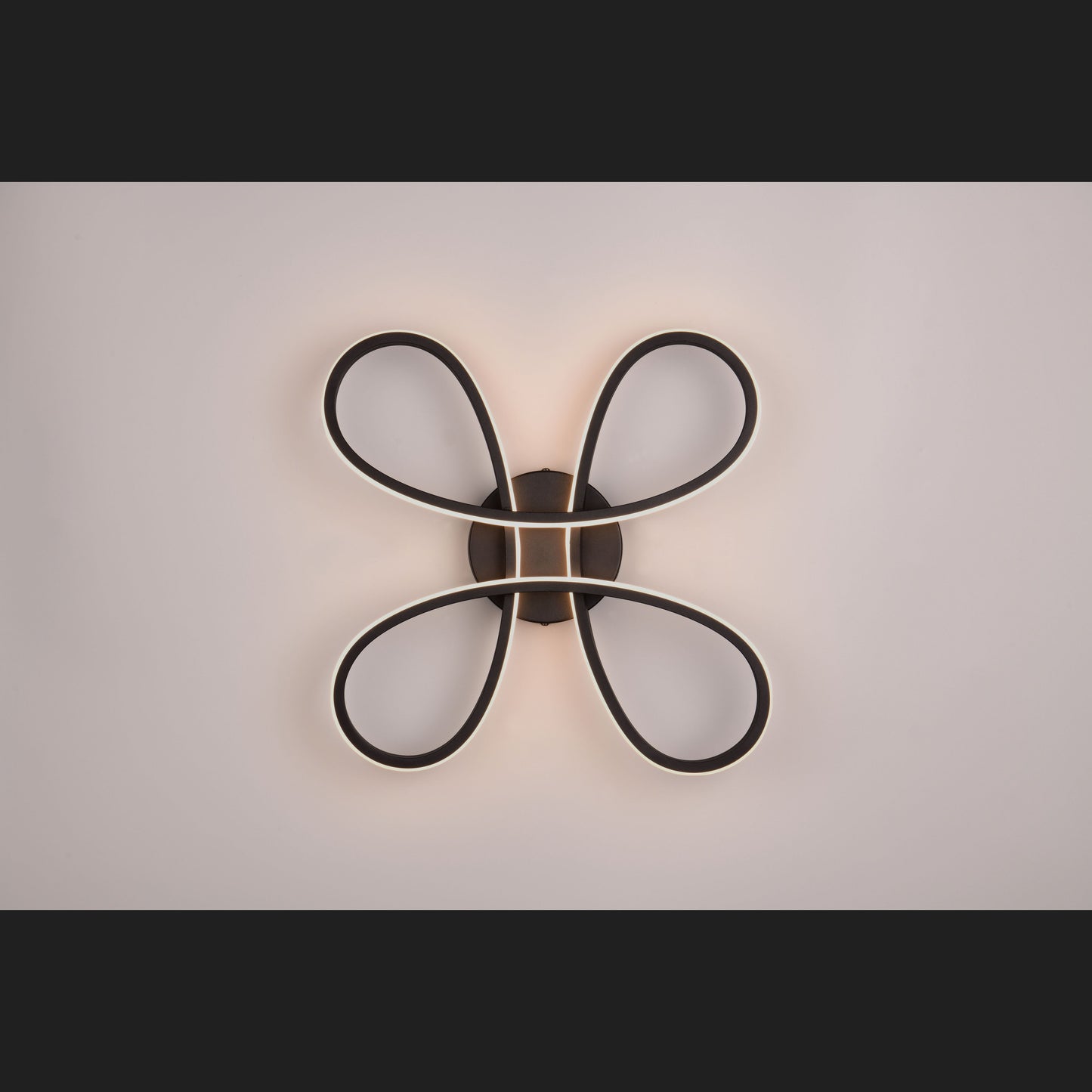 Fly  - Ceiling lamp - Black Matt - Trio