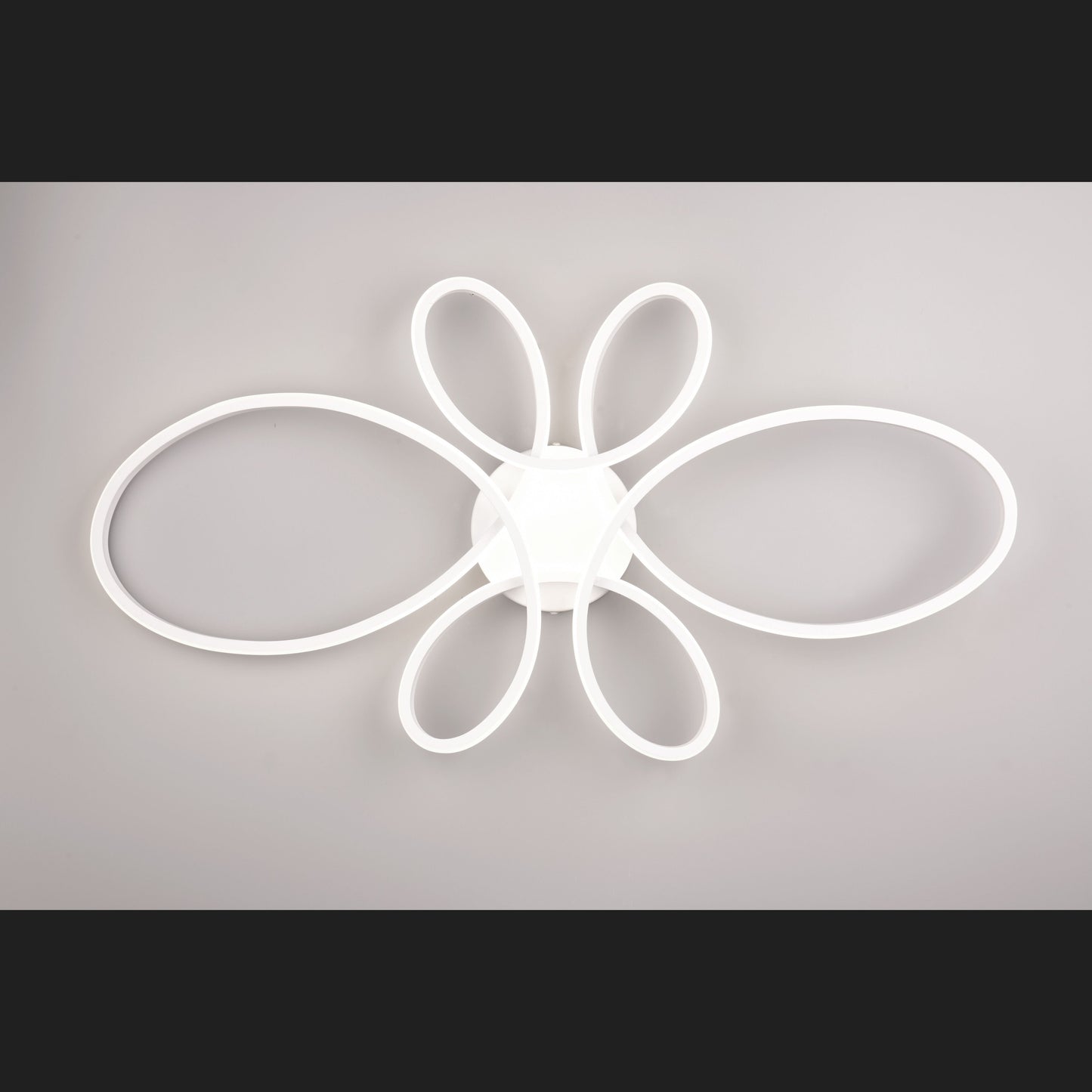 Fly  - Ceiling lamp - White Matt - Trio