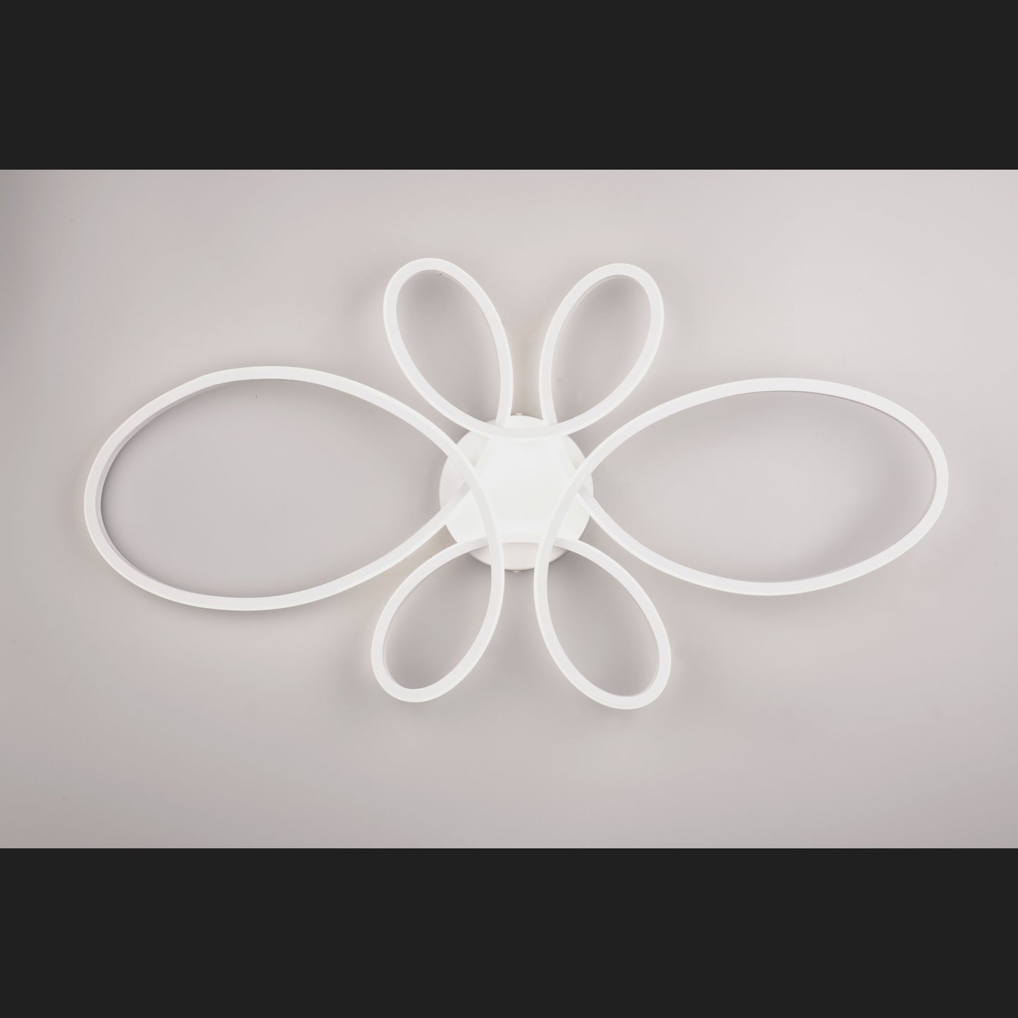 Fly  - Ceiling lamp - White Matt - Trio