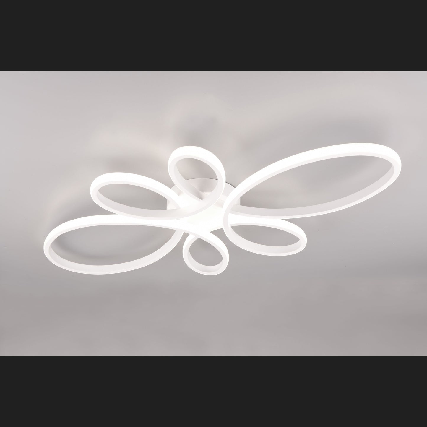 Fly  - Ceiling lamp - White Matt - Trio