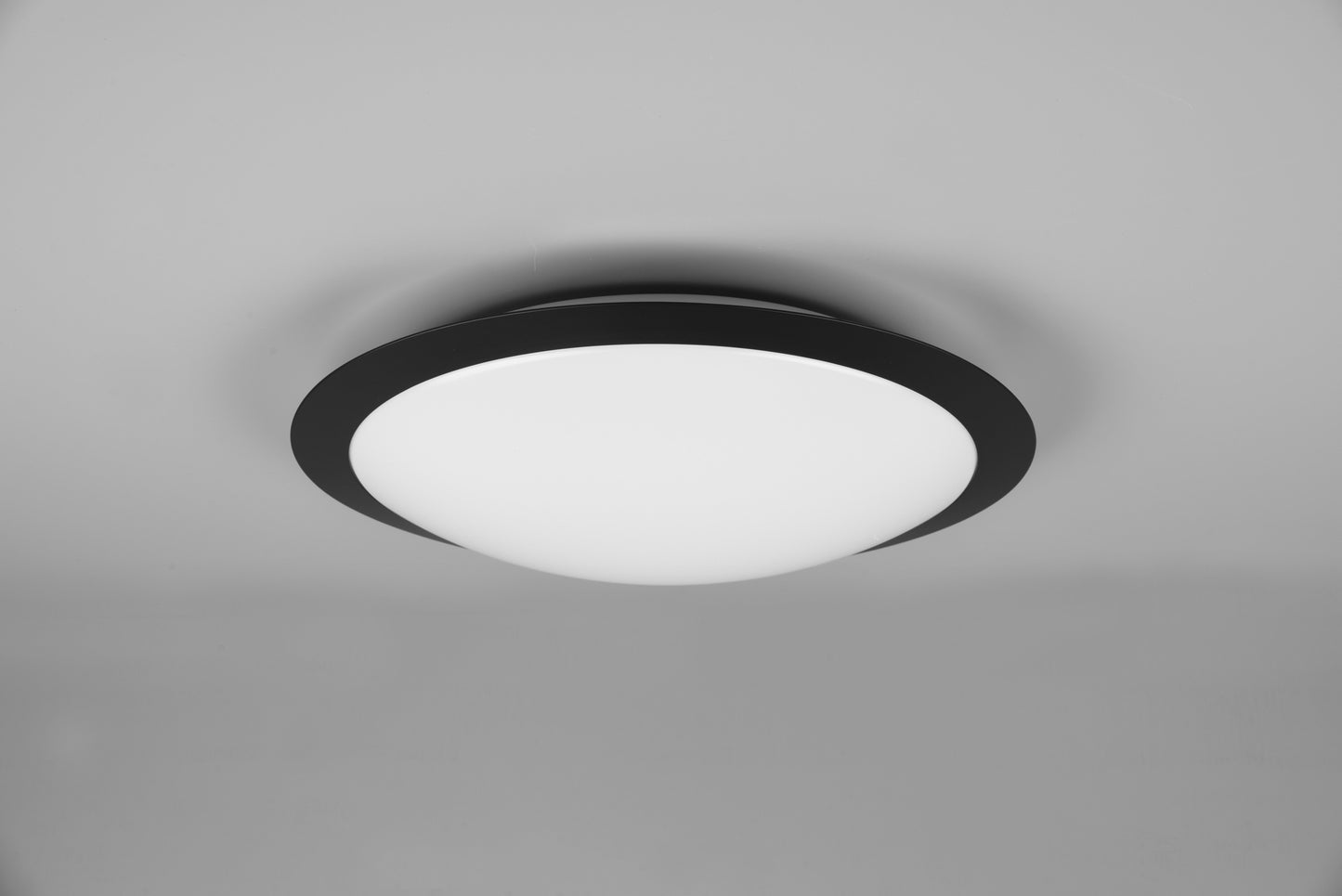 Umberto  - Ceiling lamp - White - Trio
