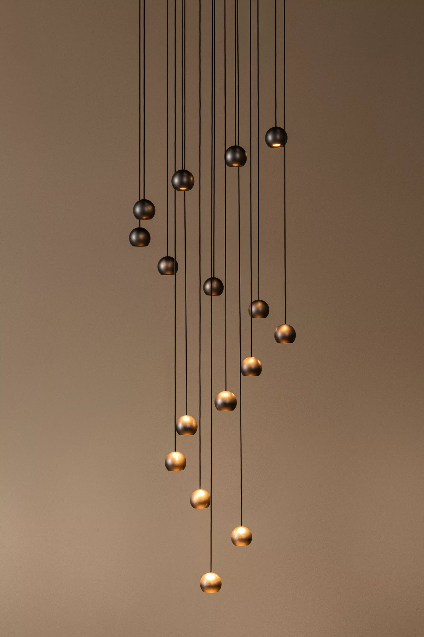 Lucide MONTANA - Pendant light - LED Dim. - CCT - 16x5,7W 2700K/4000K - Suitable for double-height spaces and high ceiling - Coffee | Premium