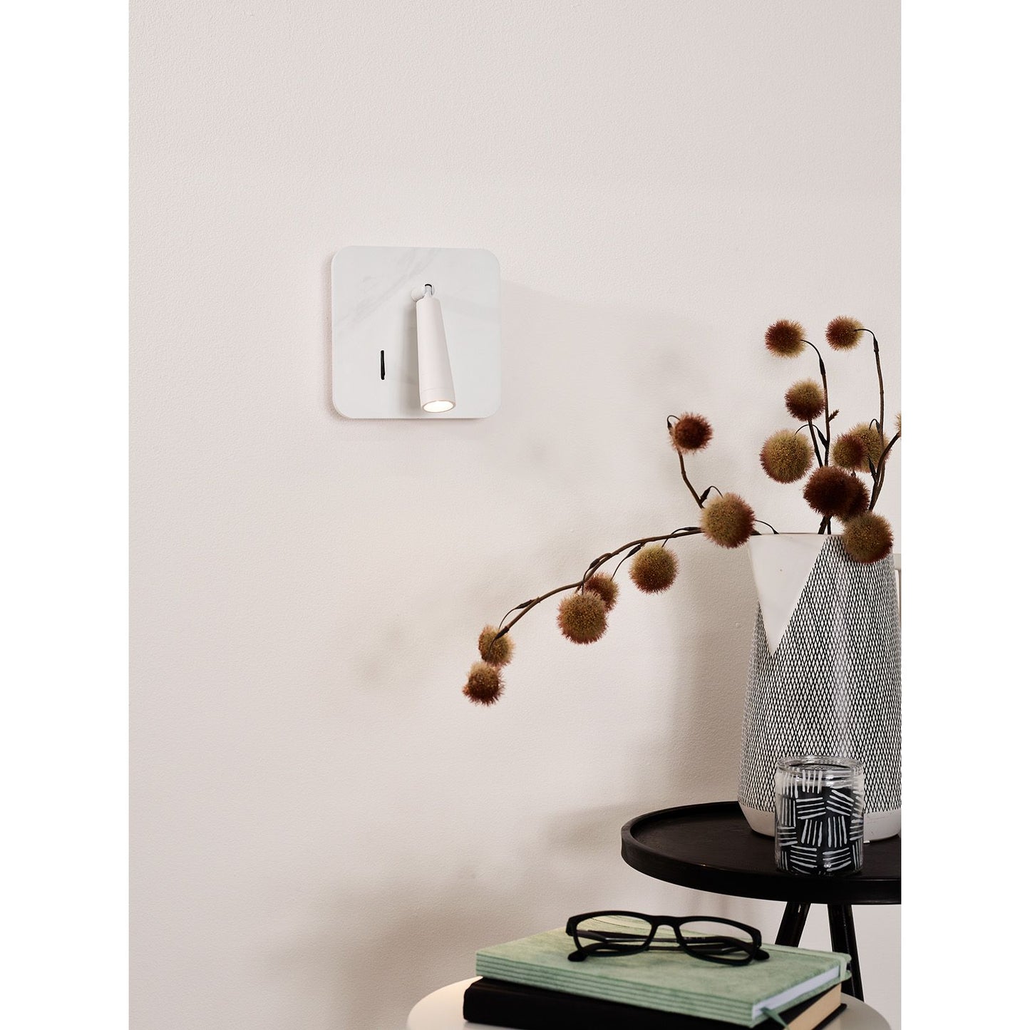 Lucide OREGON - Bedside lamp / Wall light - LED - 1x4W 3000K - With USB charging point - White