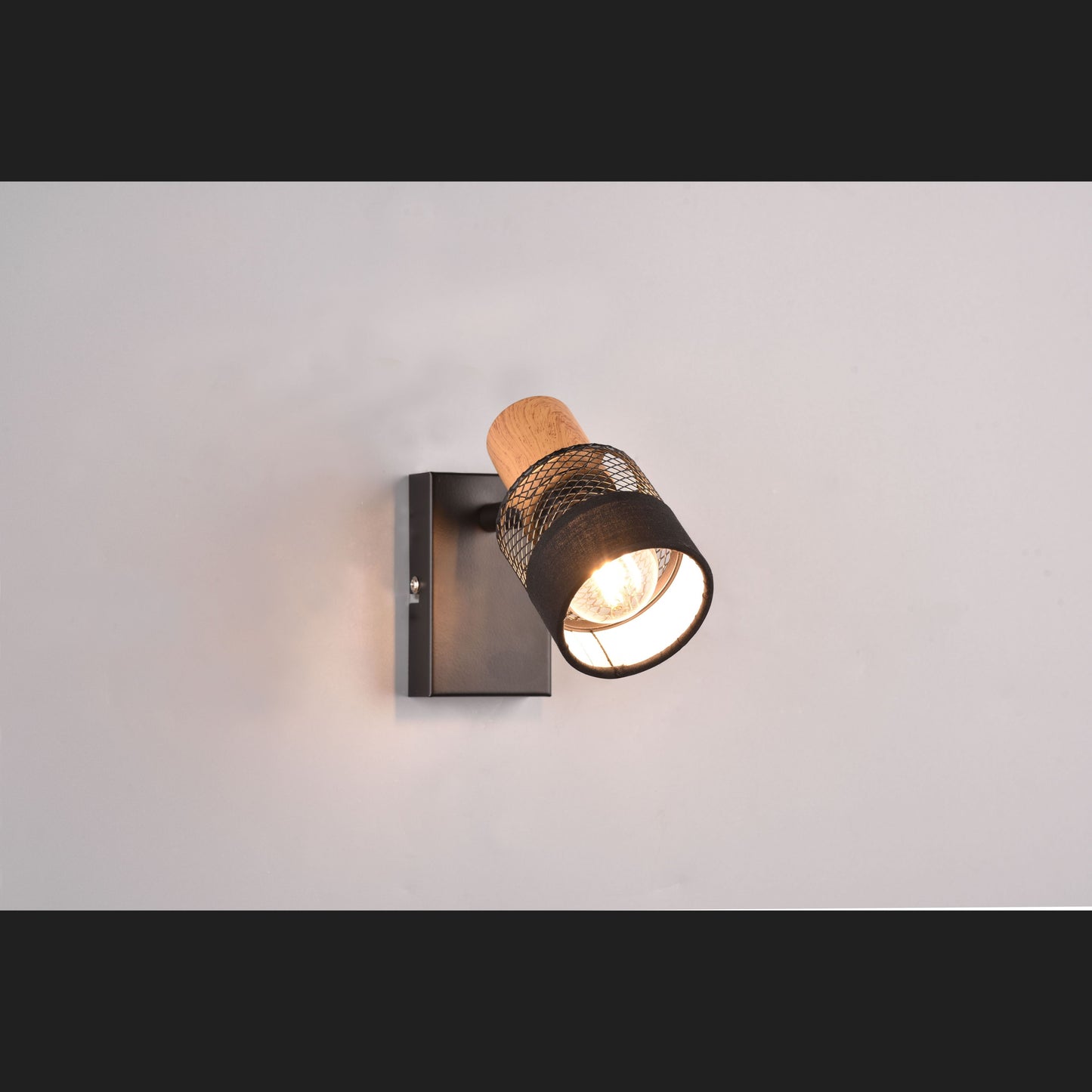 Nandini  - Spot - Black - Trio