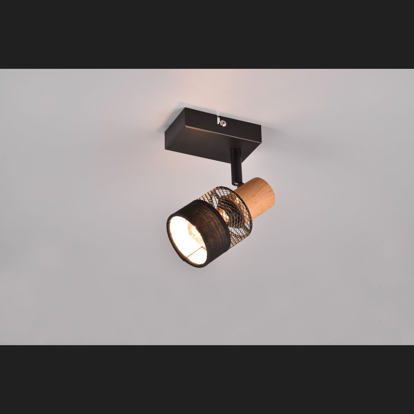 Nandini  - Spot - Black - Trio