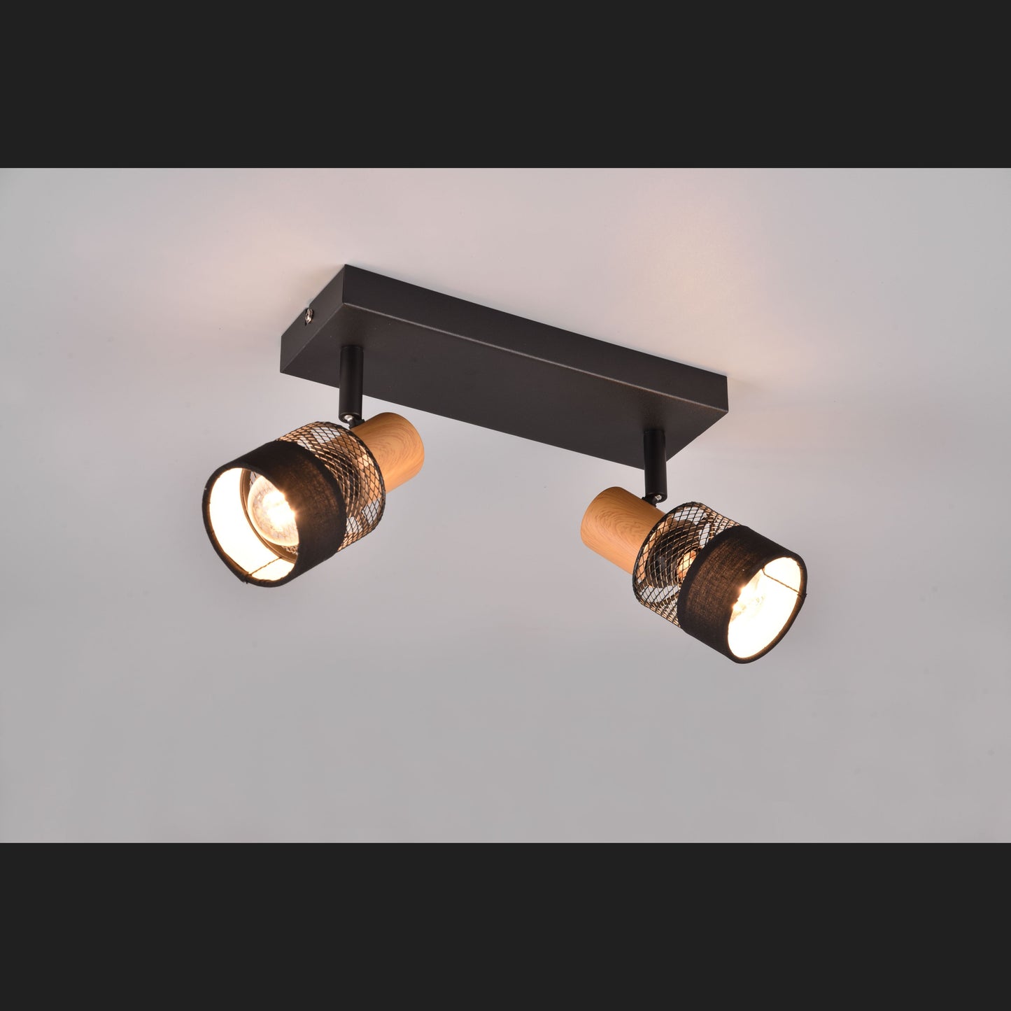 Nandini  - Spot - Black - Trio