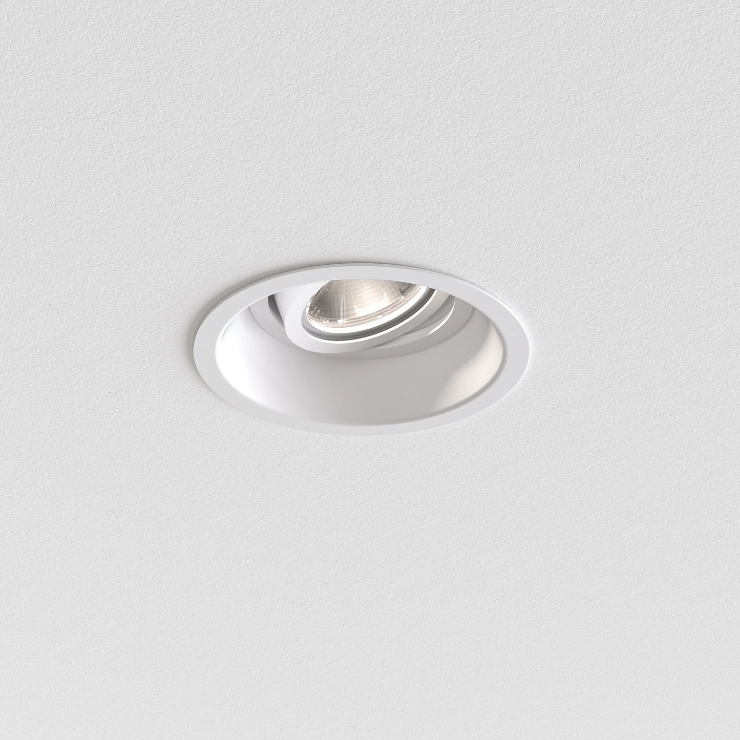 Minima Pro Round Adjustable Matt White 2700k 95+CRI Phase Dim Medium Lens Frosted Filter 10.2W