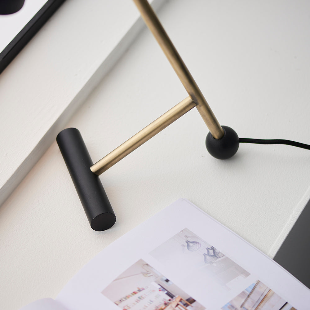 Everett Task Table - Black