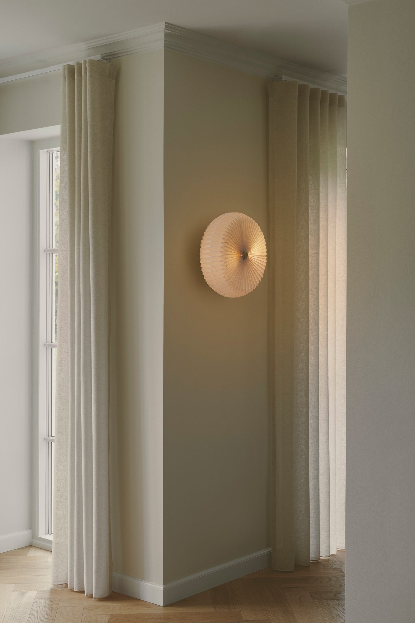 Belloy 40 - Ceiling light