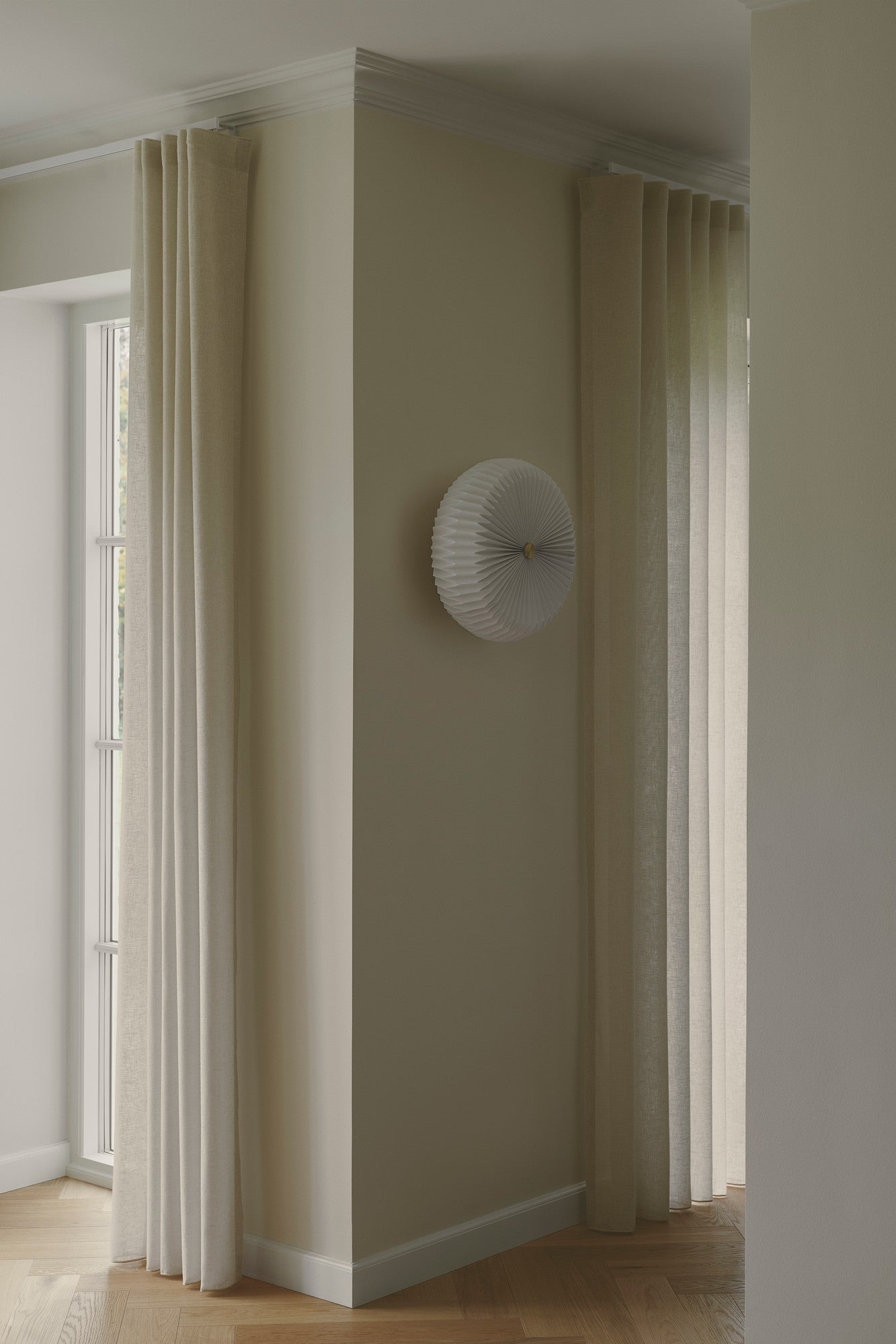 Belloy 40 - Ceiling light