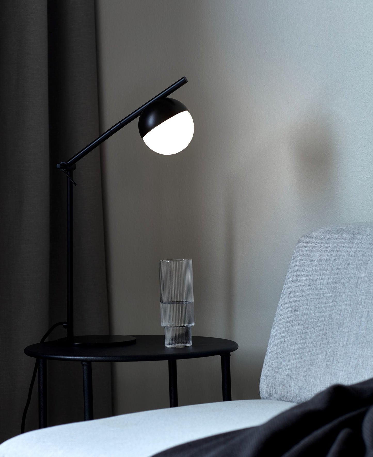 Contina - Table lamp