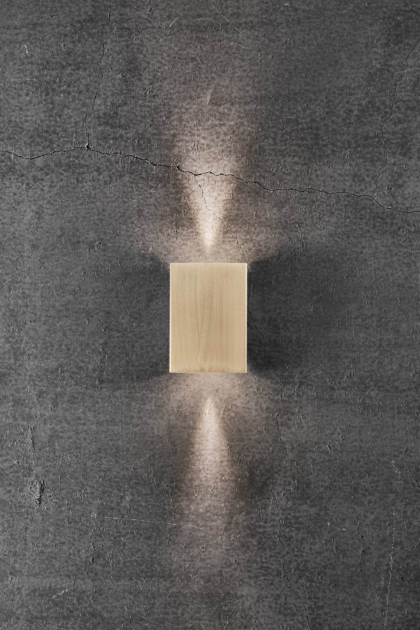 Fold 10 - Wall light