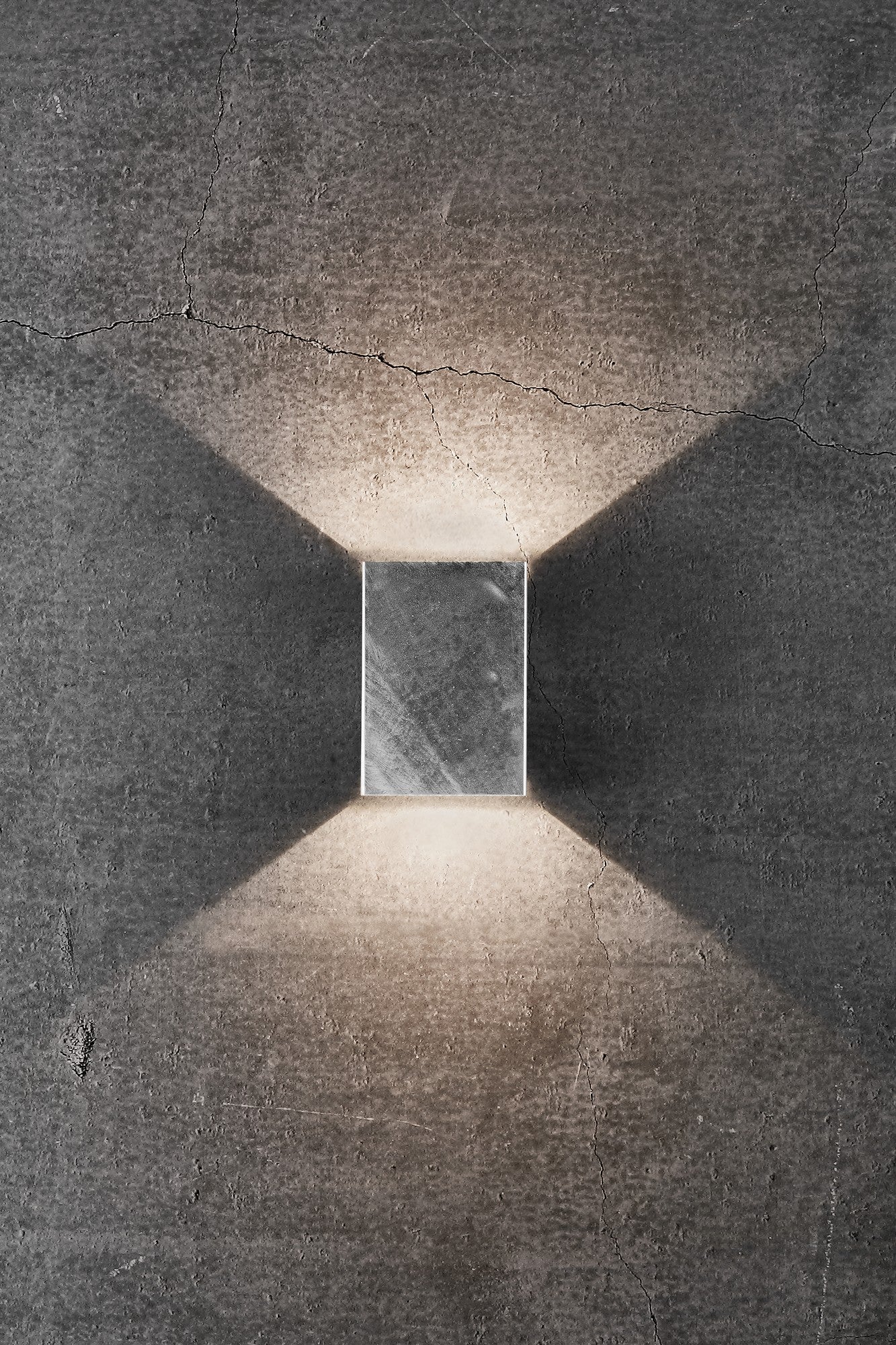 Fold 10 - Wall light
