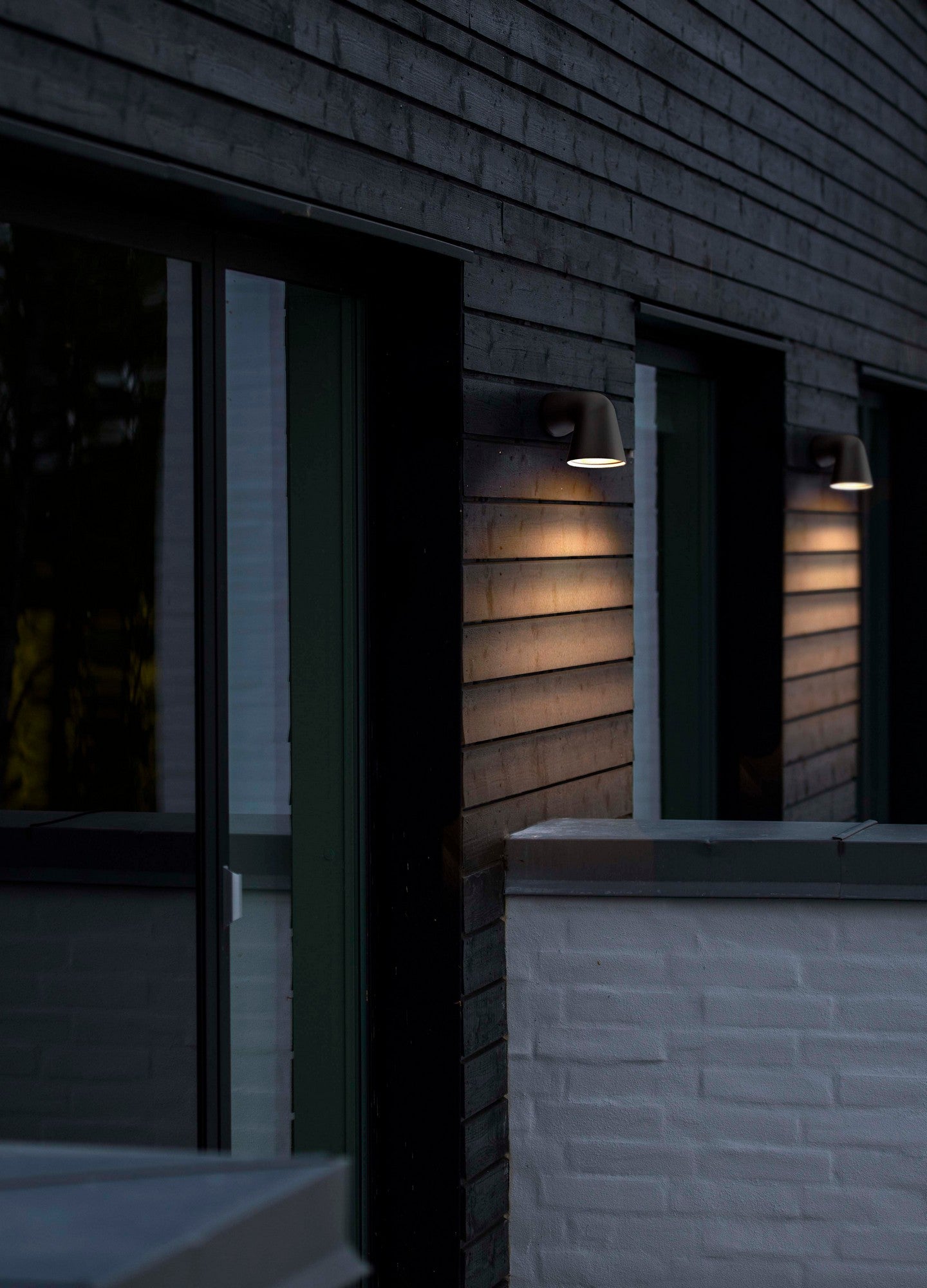 Front Single - Wall light