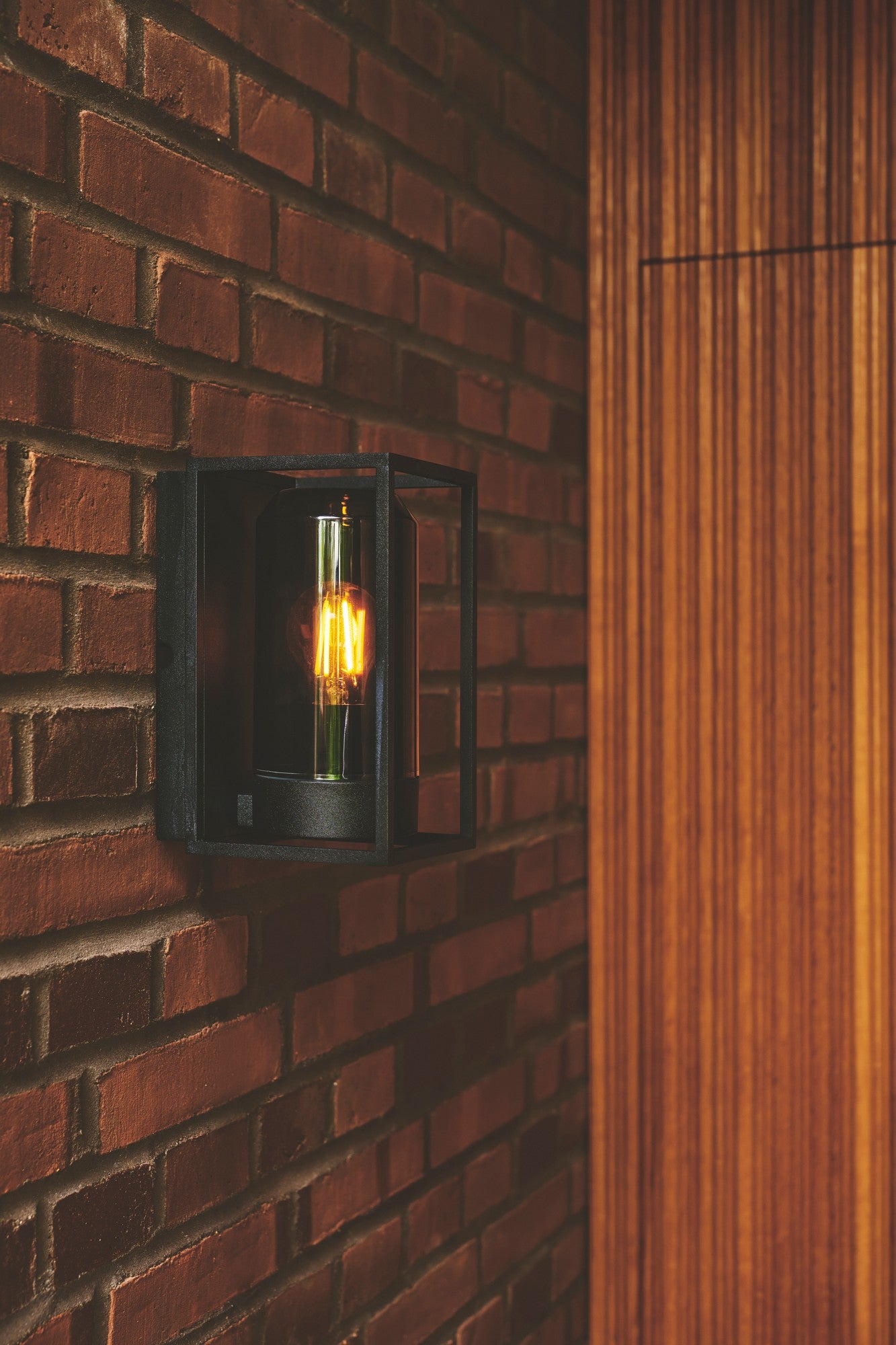 Griffin - Wall light