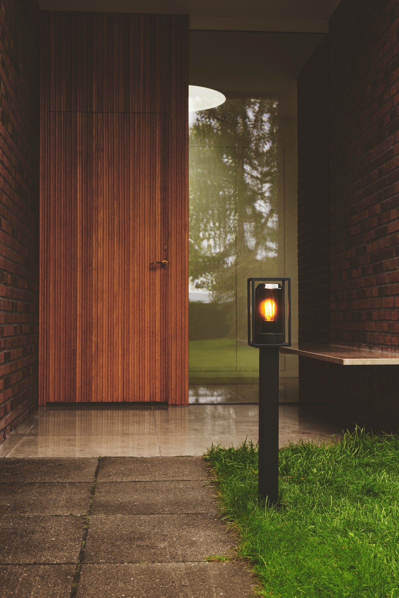Griffin - Garden light