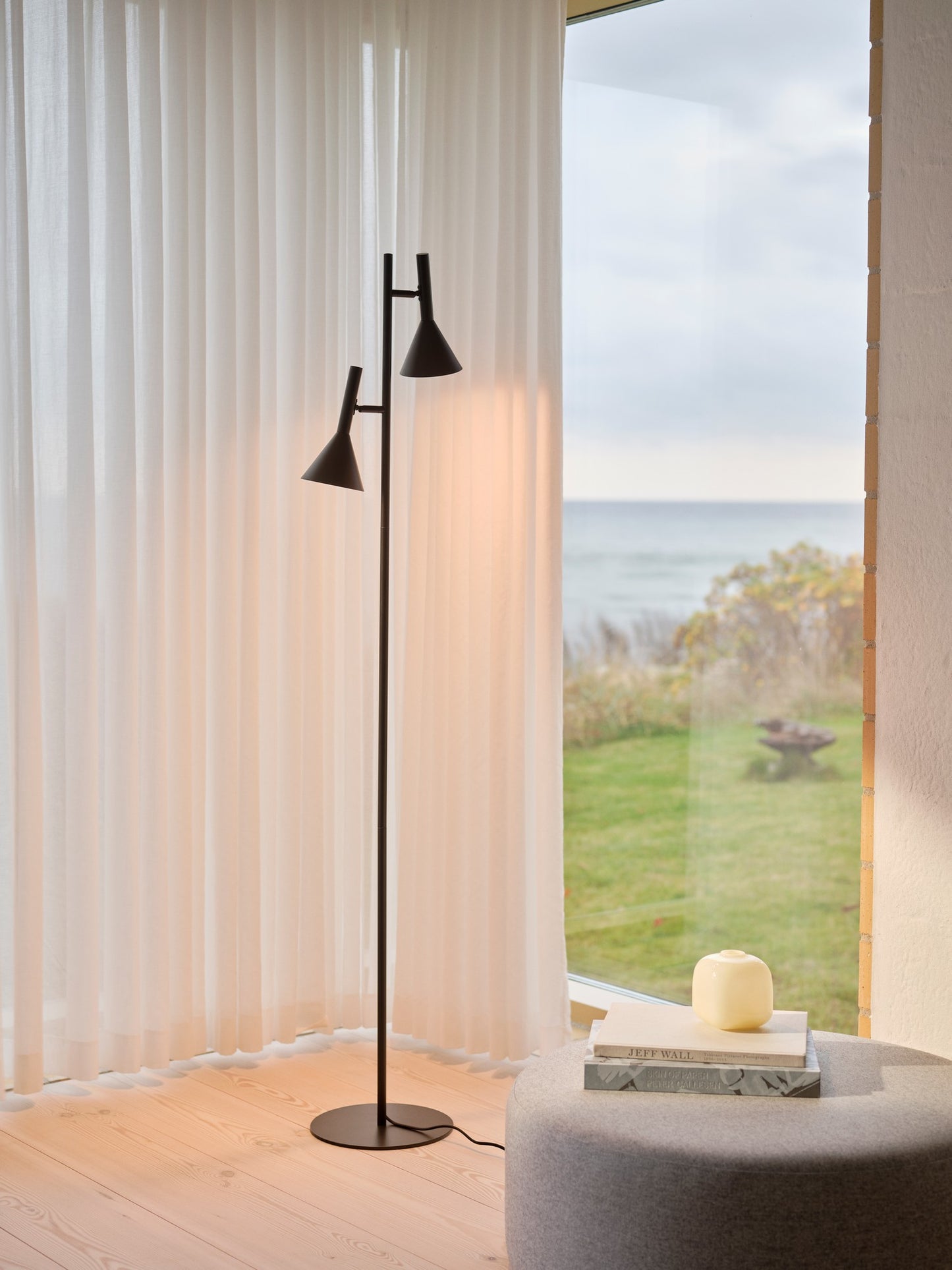 Kelvis - Floor lamp