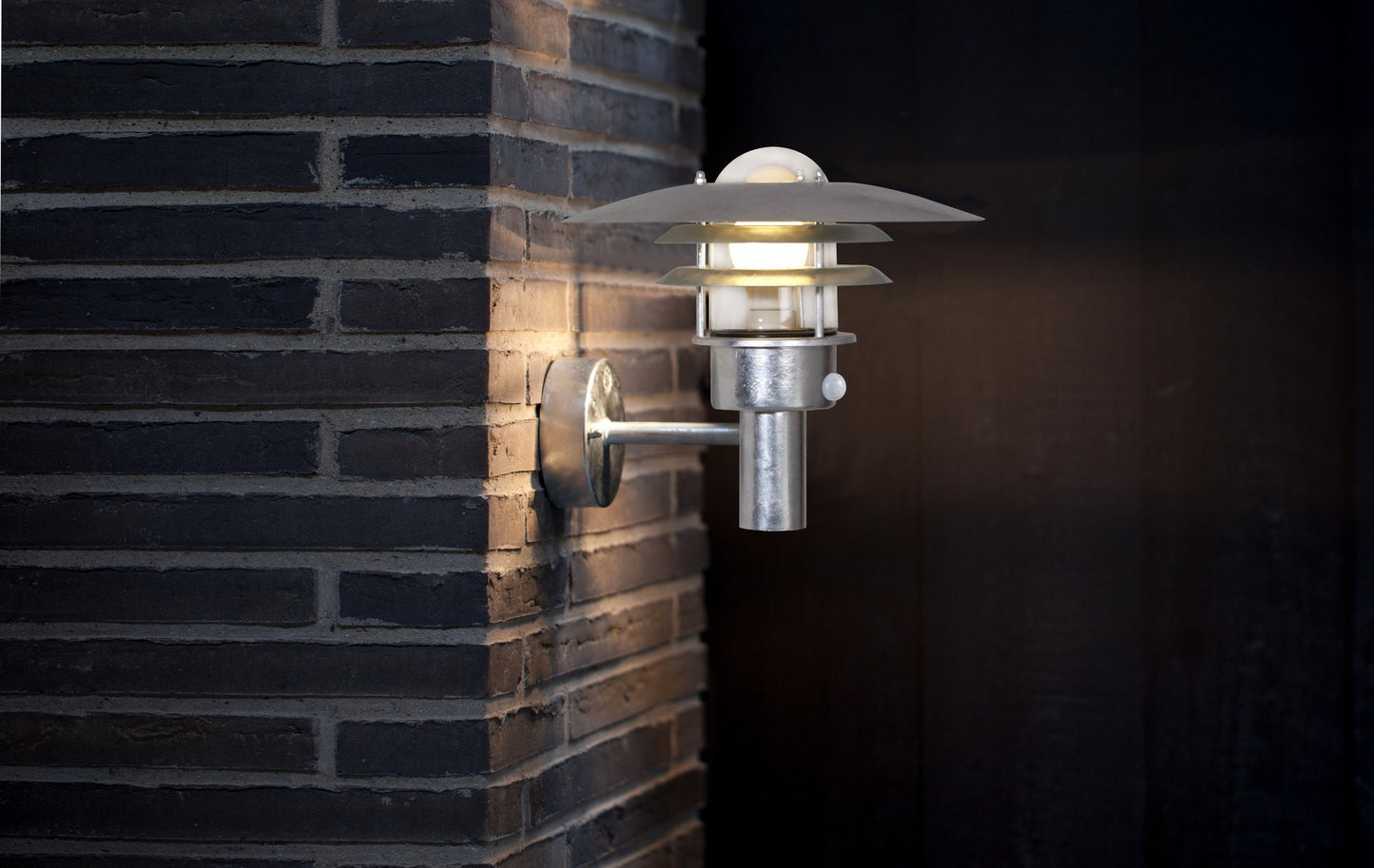 Lønstrup 32 Sensor - Wall light