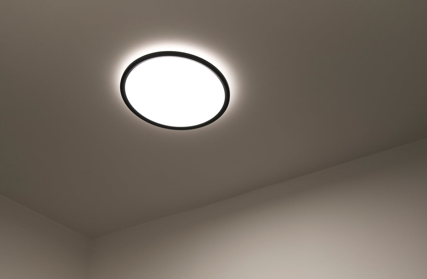 Liva Smart Colour - Ceiling light
